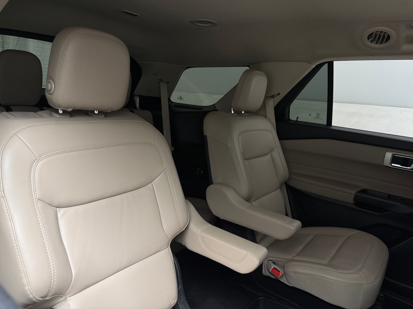 Thumbnail: 2020 Ford Explorer - 5