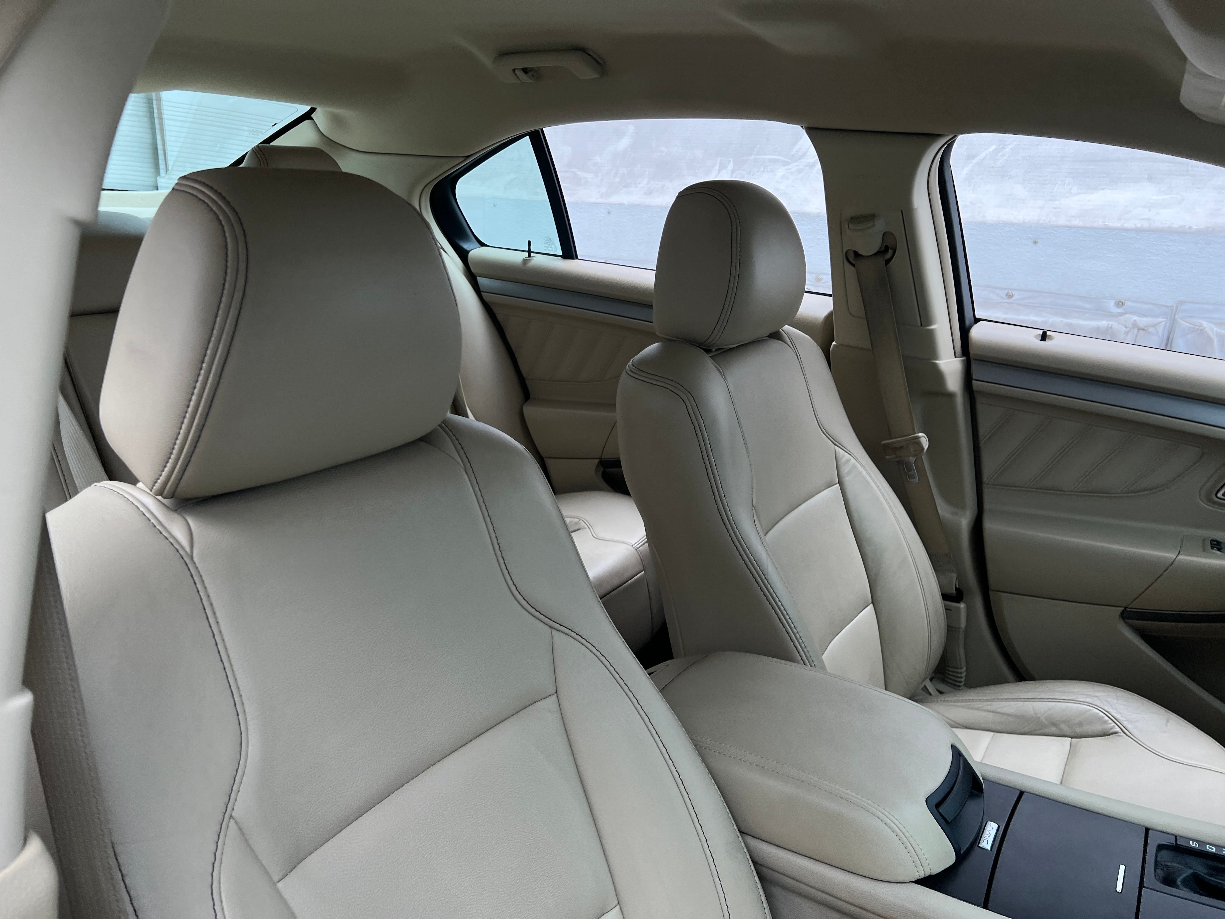 2016 Ford Taurus