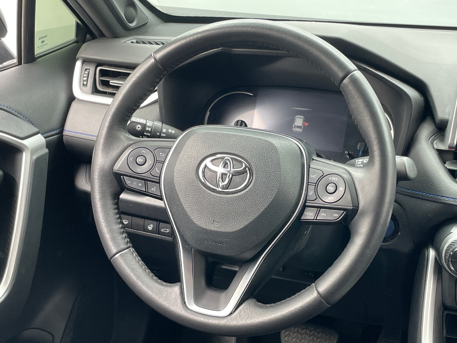 Thumbnail: 2021 Toyota RAV4 - 4