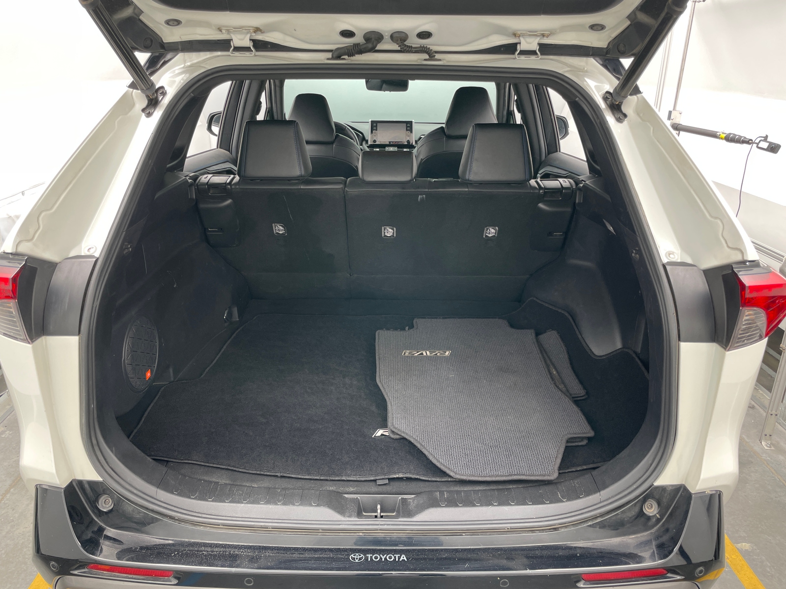 Thumbnail: 2021 Toyota RAV4 - 6