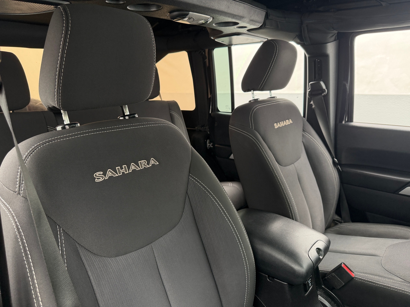 Thumbnail: 2016 Jeep Wrangler - 2