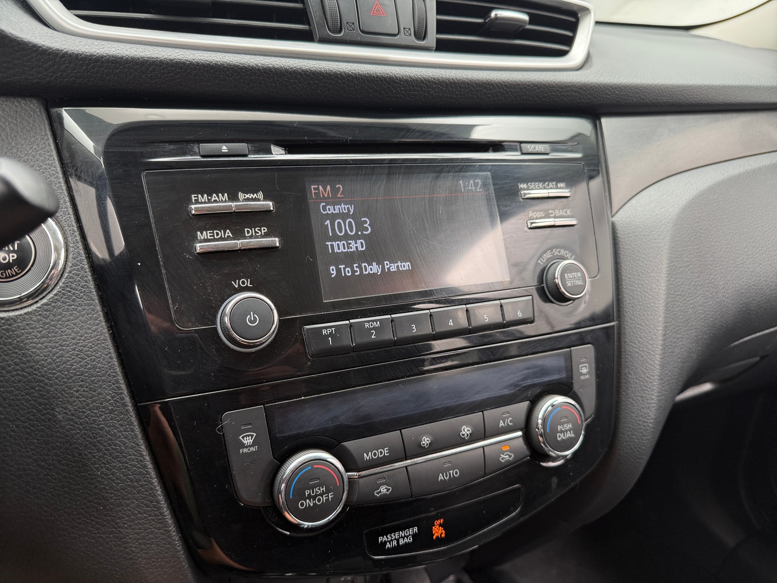 Thumbnail: 2016 Nissan Rogue - 4