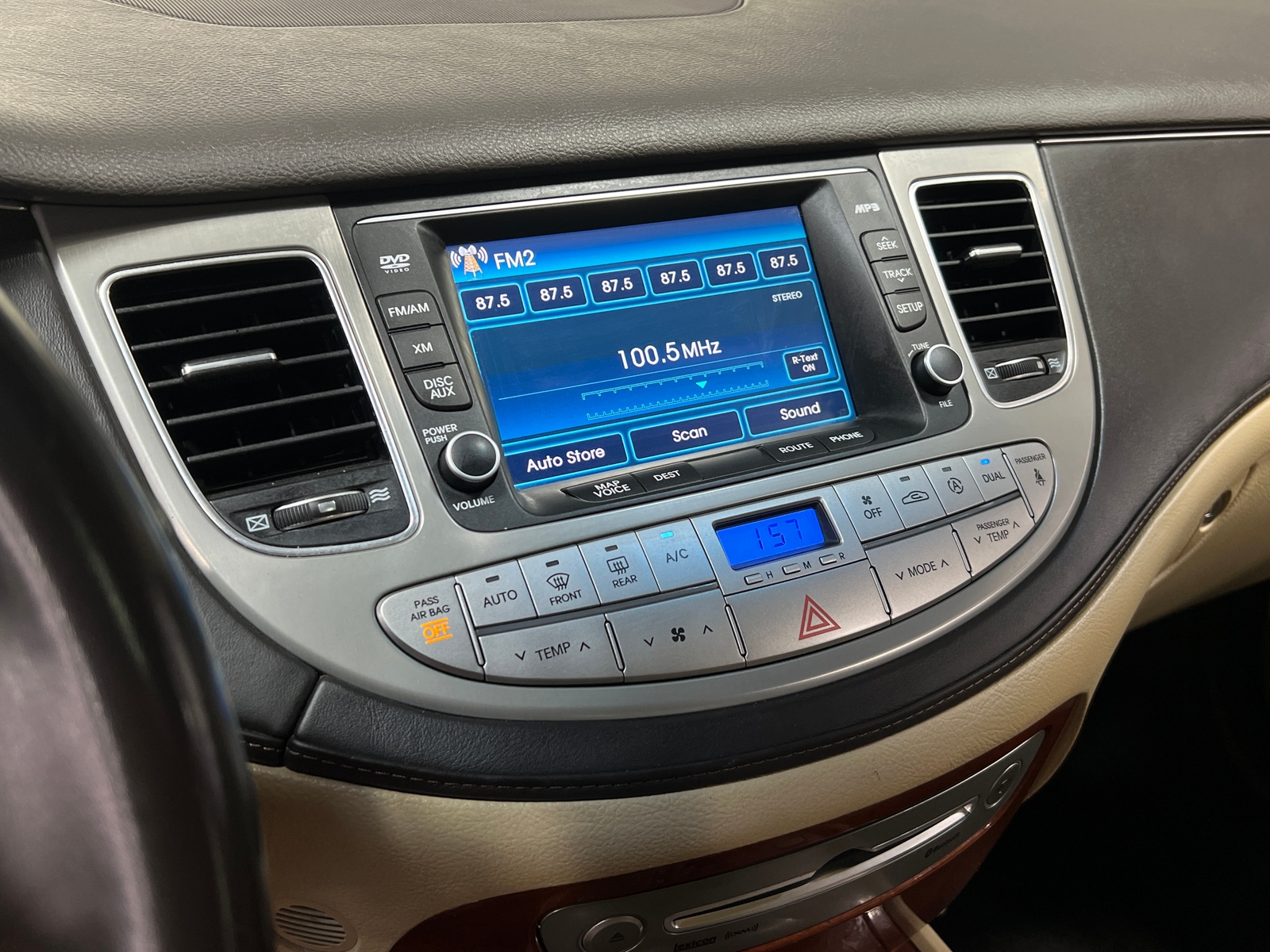 Thumbnail: 2013 Hyundai Genesis - 3