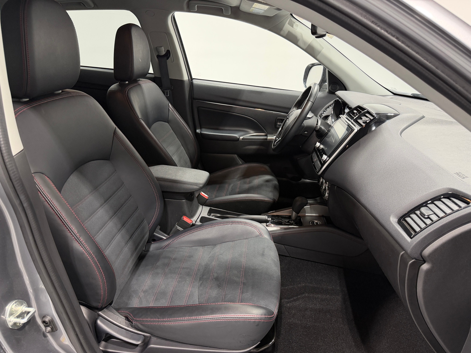 Thumbnail: 2024 Mitsubishi Outlander Sport - 2