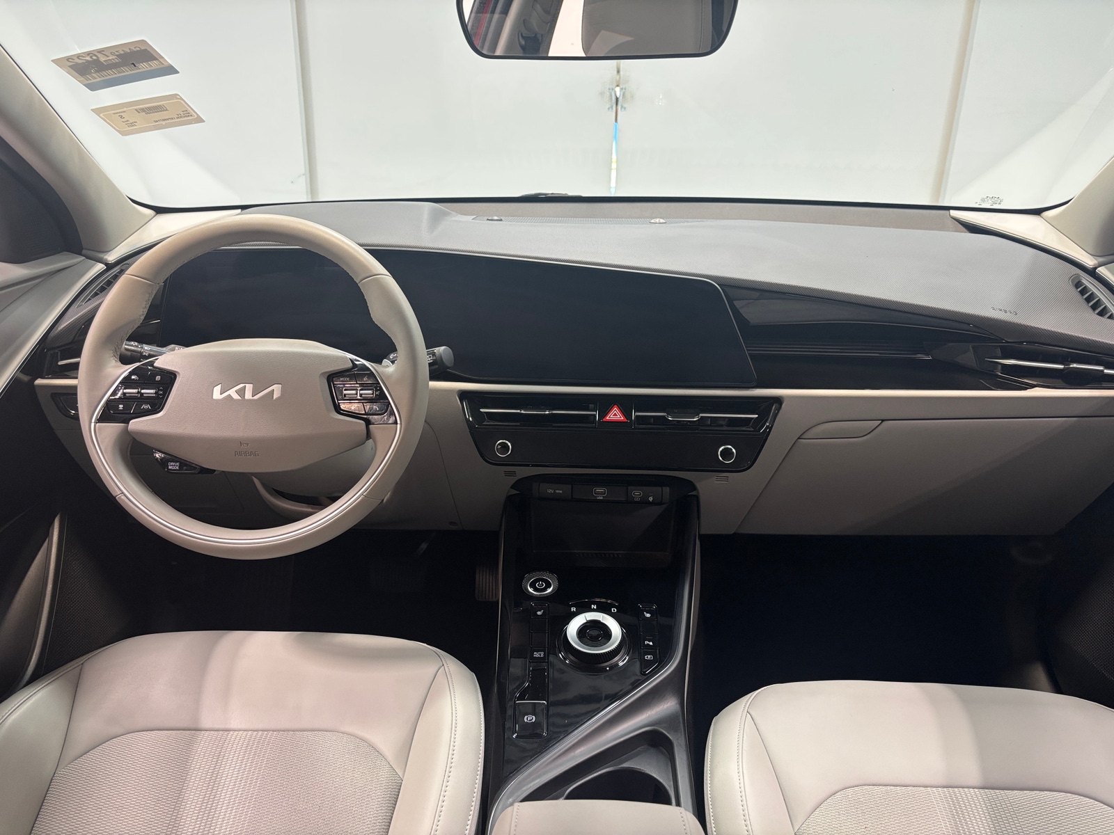 Thumbnail: 2023 Kia Niro - 2