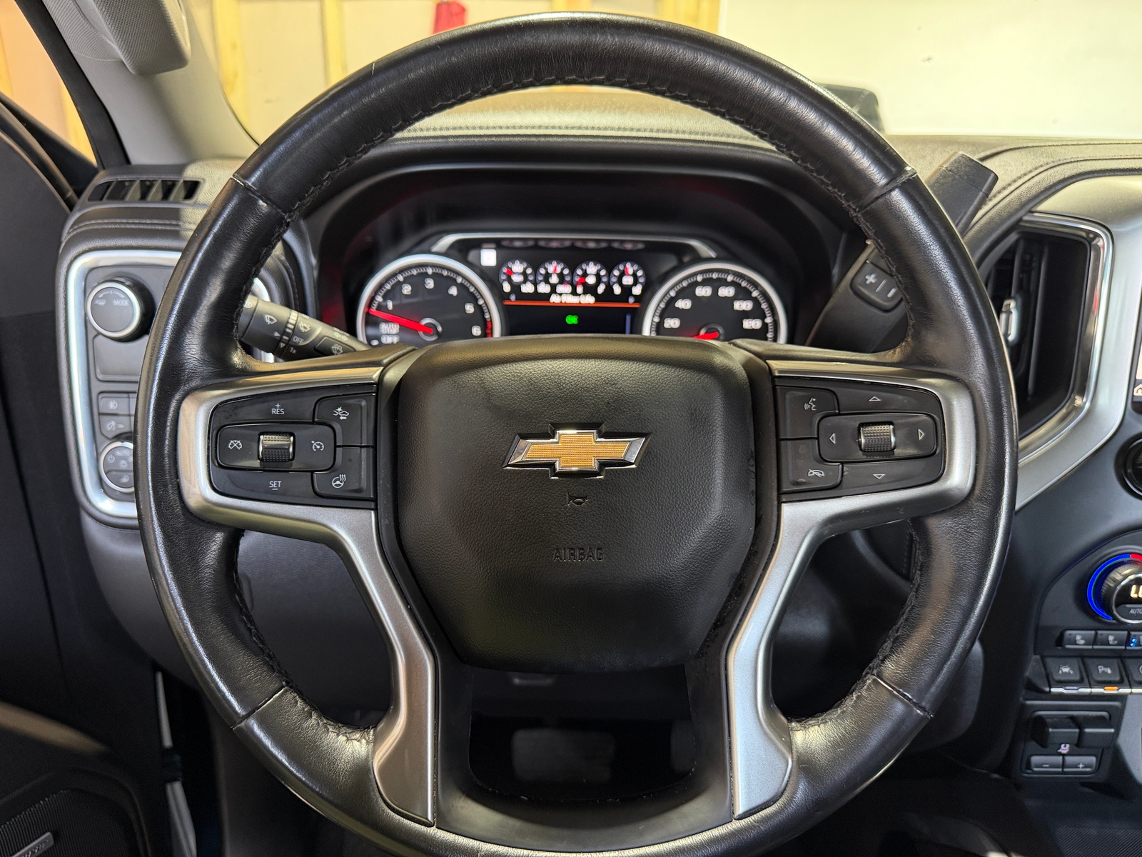 Thumbnail: 2021 Chevrolet Silverado 1500 - 4