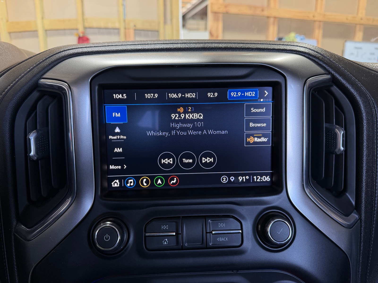 Thumbnail: 2021 Chevrolet Silverado 1500 - 3
