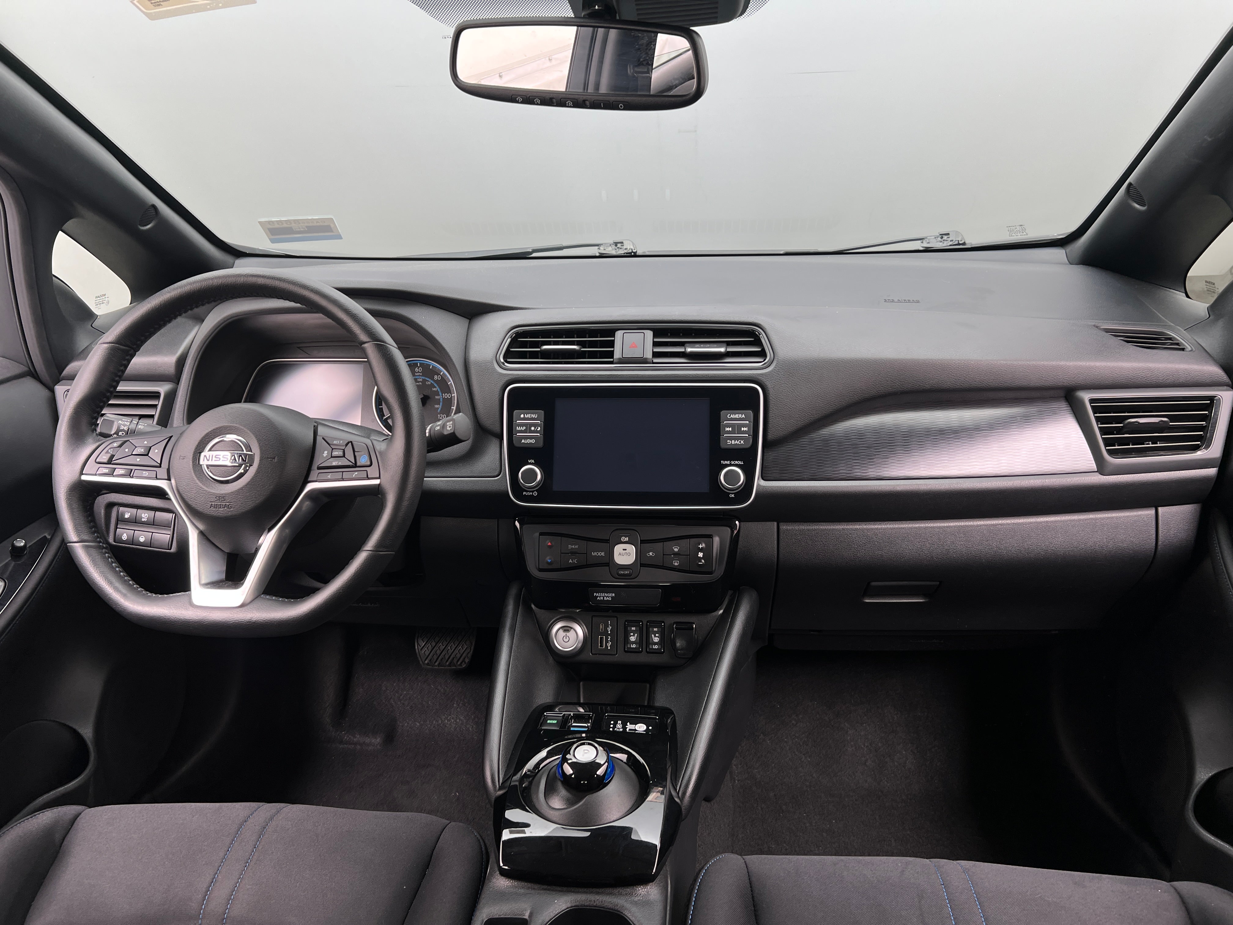 2022 Nissan LEAF