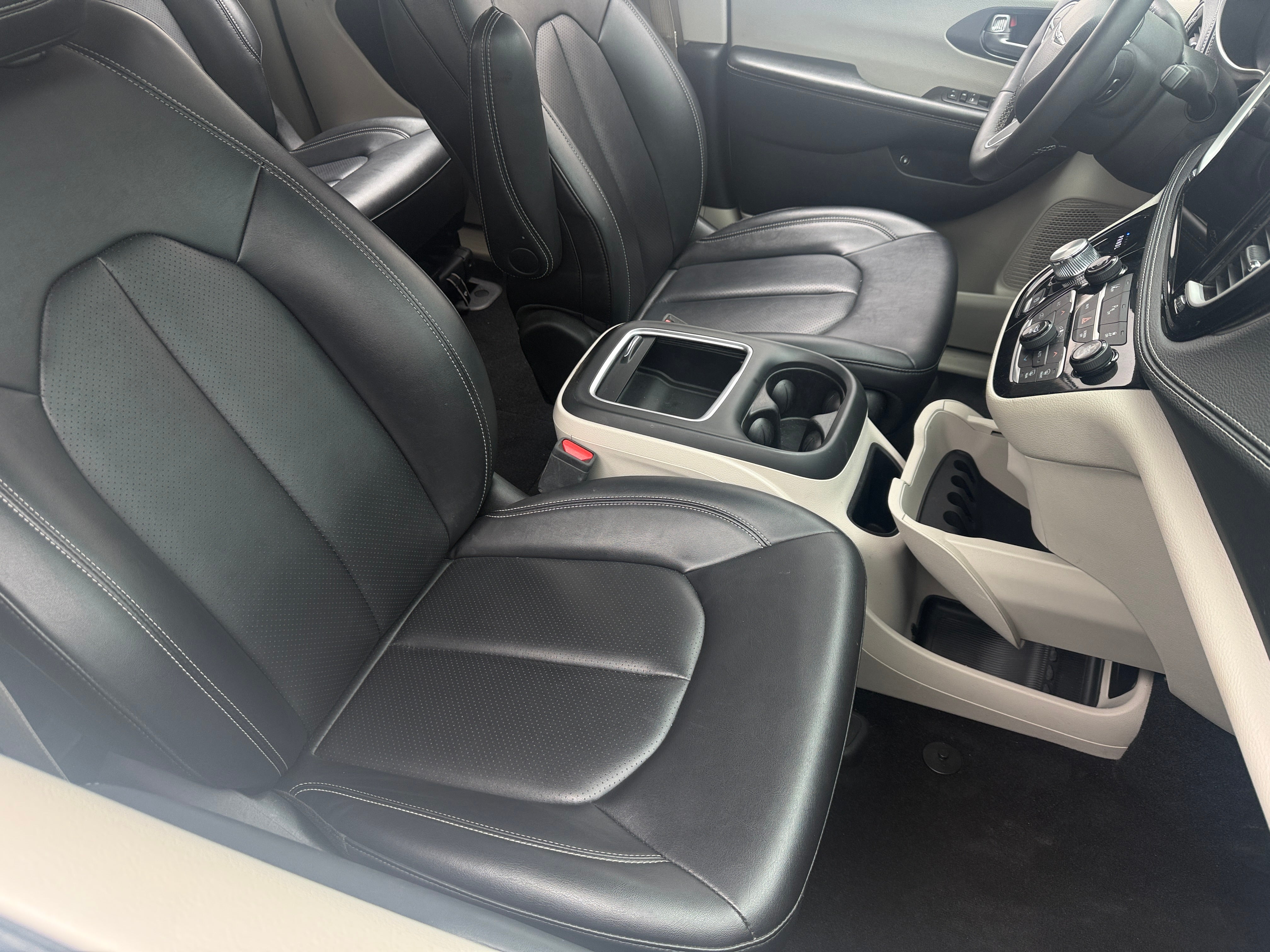 2024 Chrysler Pacifica PHEV