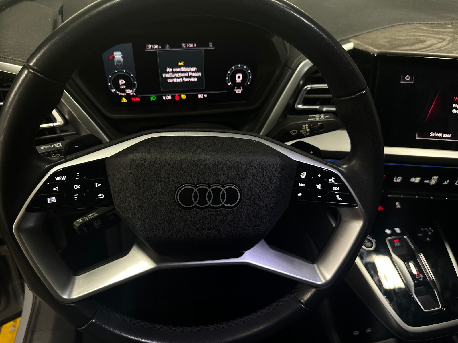 Thumbnail: 2022 Audi Q4 e-tron - 4
