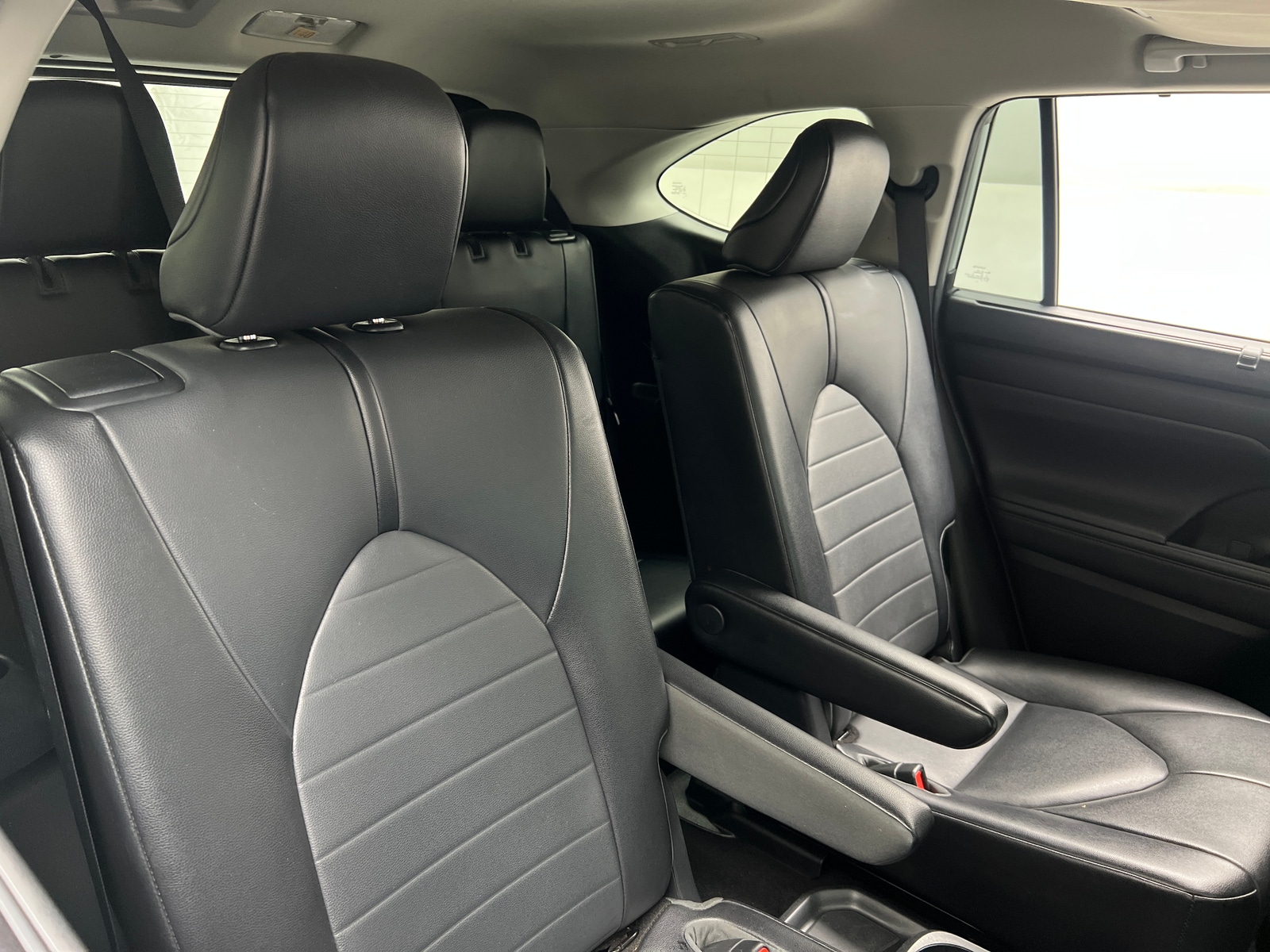 Thumbnail: 2021 Toyota Highlander - 5