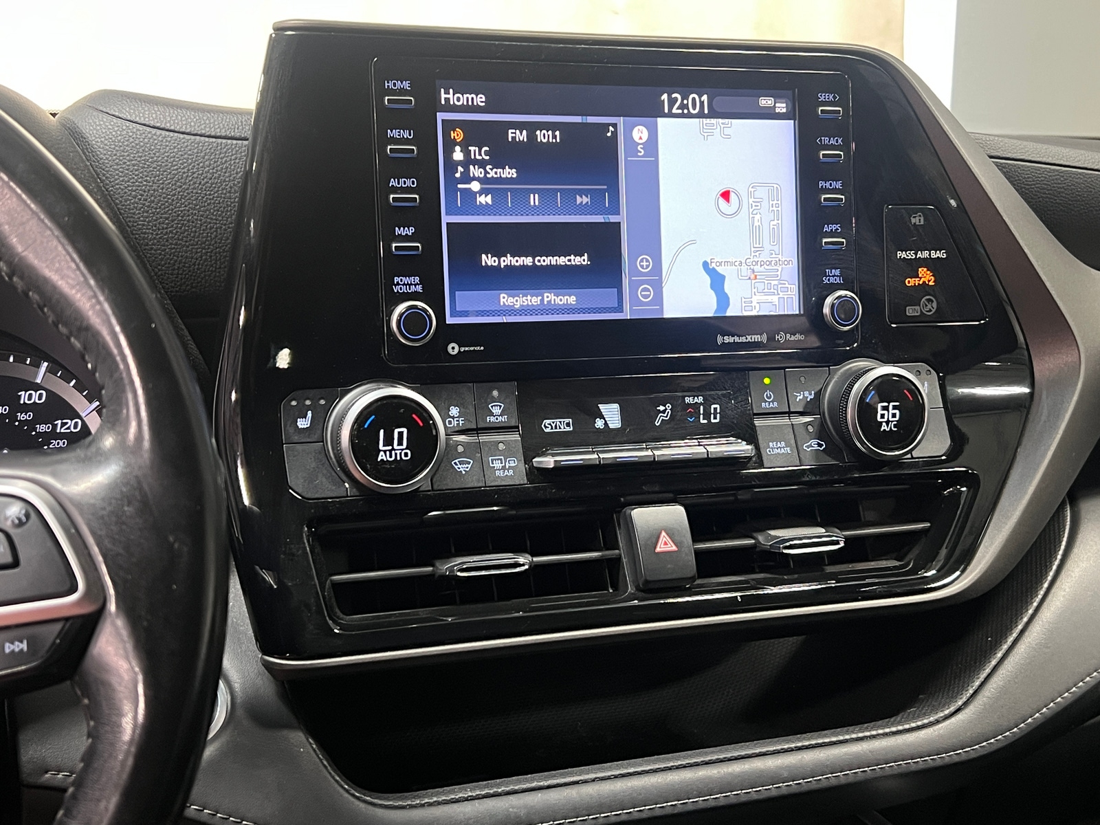 Thumbnail: 2021 Toyota Highlander - 3