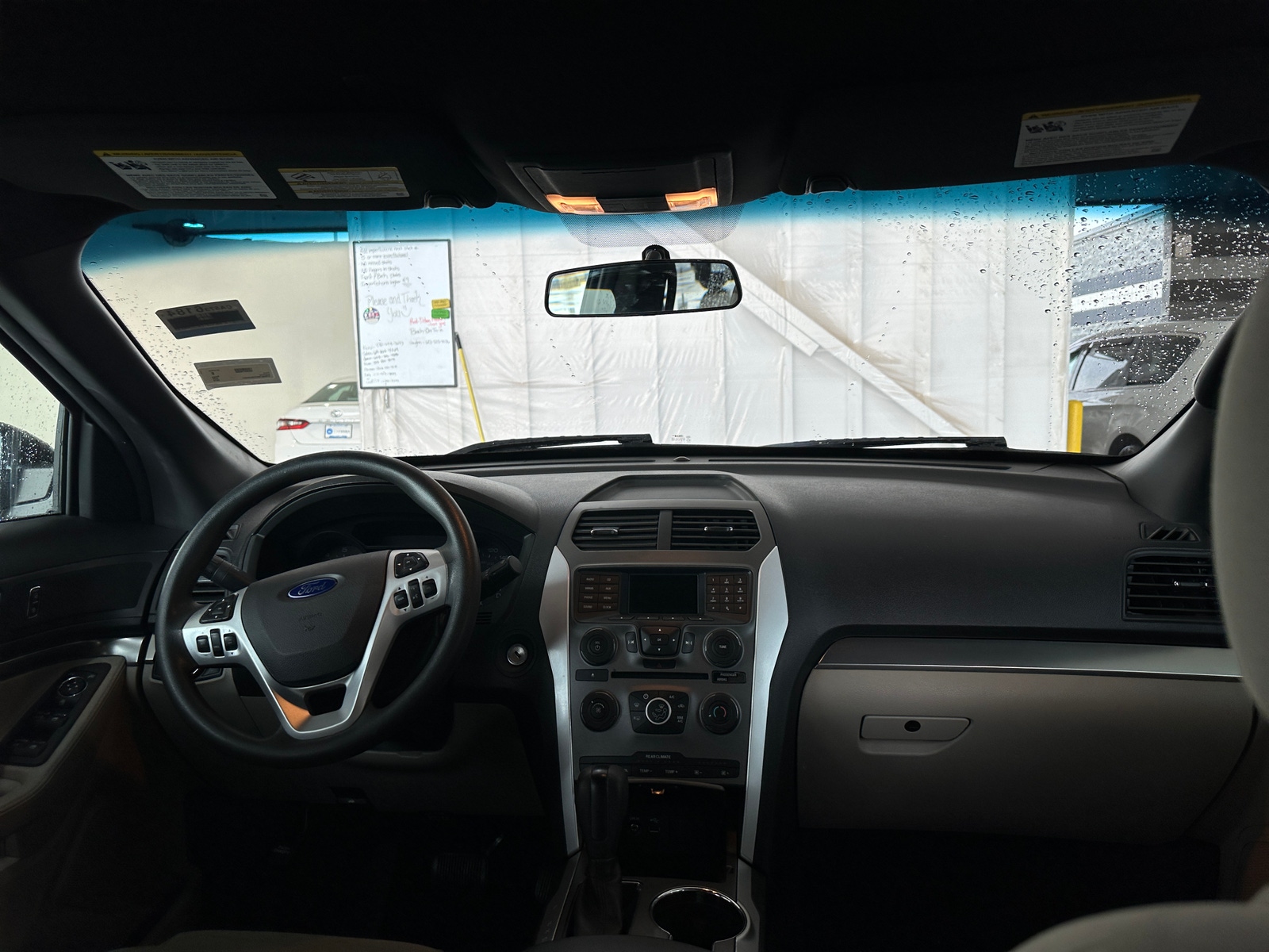 Thumbnail: 2015 Ford Explorer - 3