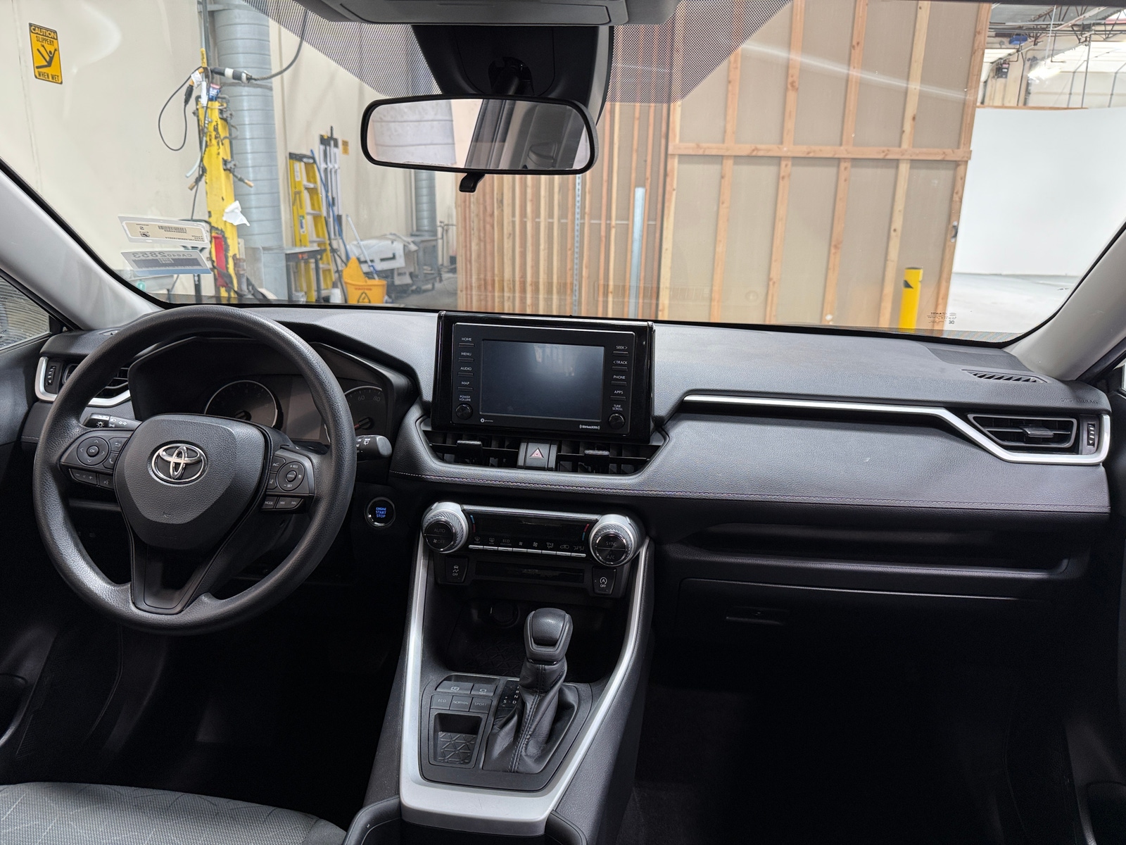 Thumbnail: 2022 Toyota RAV4 - 3