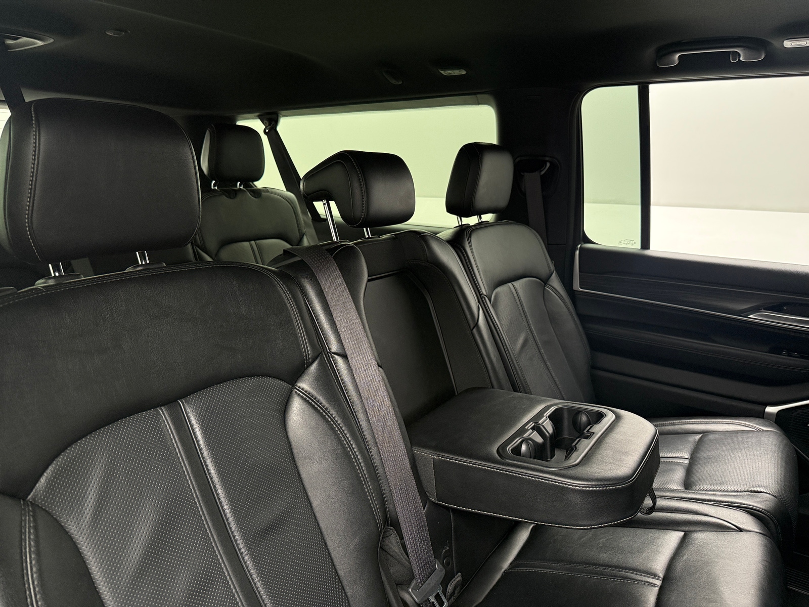 Thumbnail: 2024 Jeep Wagoneer - 5