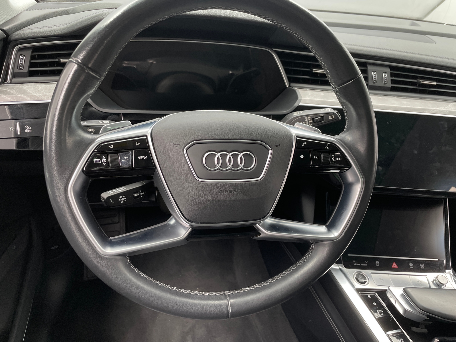 Thumbnail: 2022 Audi e-tron - 5