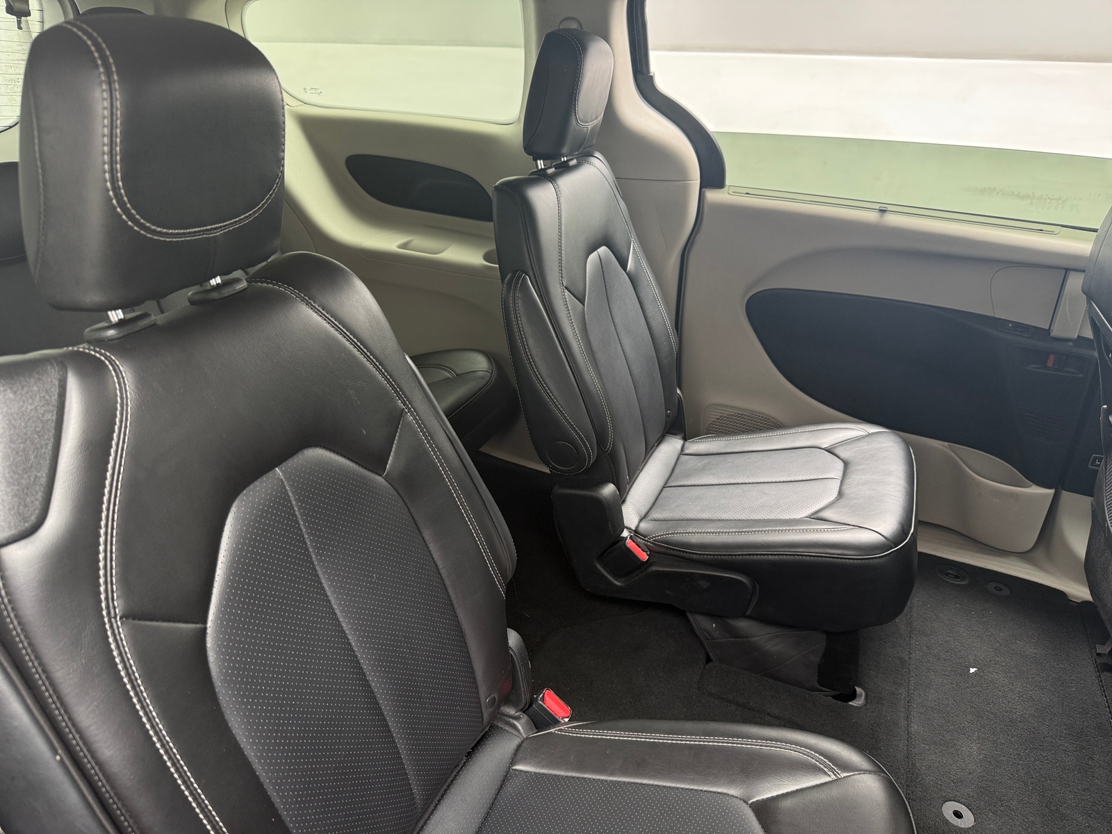 Thumbnail: 2024 Chrysler Pacifica - 5