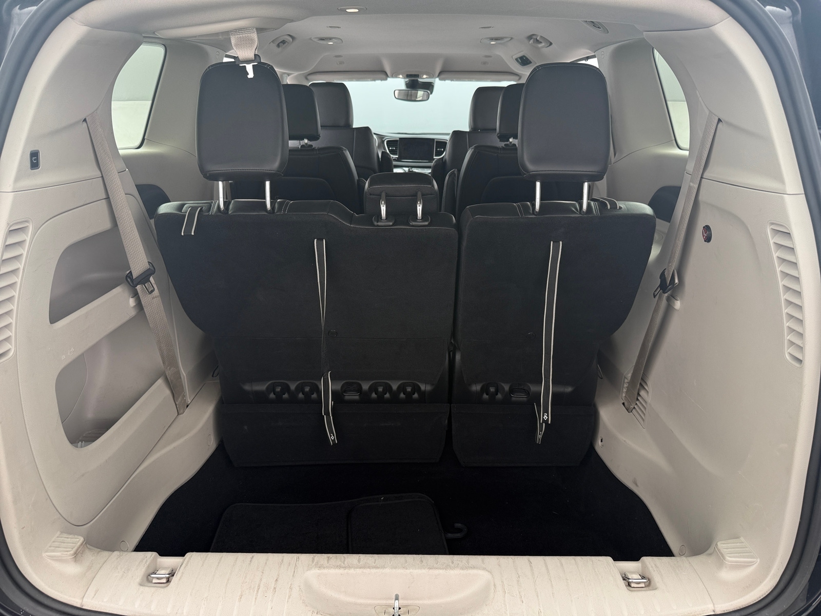 Thumbnail: 2024 Chrysler Pacifica - 6