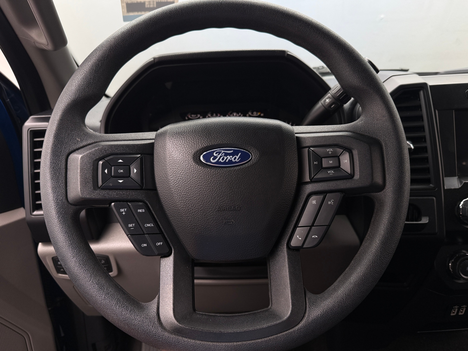 Thumbnail: 2020 Ford Econoline - 5