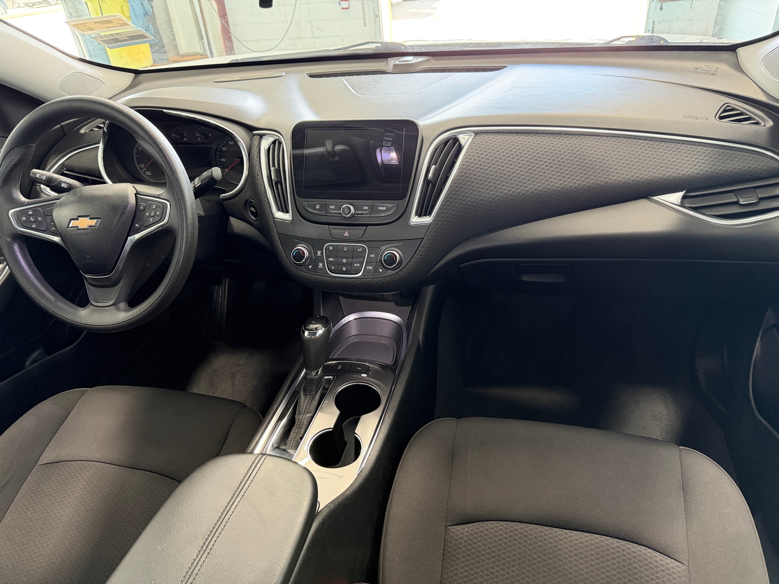 Thumbnail: 2019 Chevrolet Malibu - 3