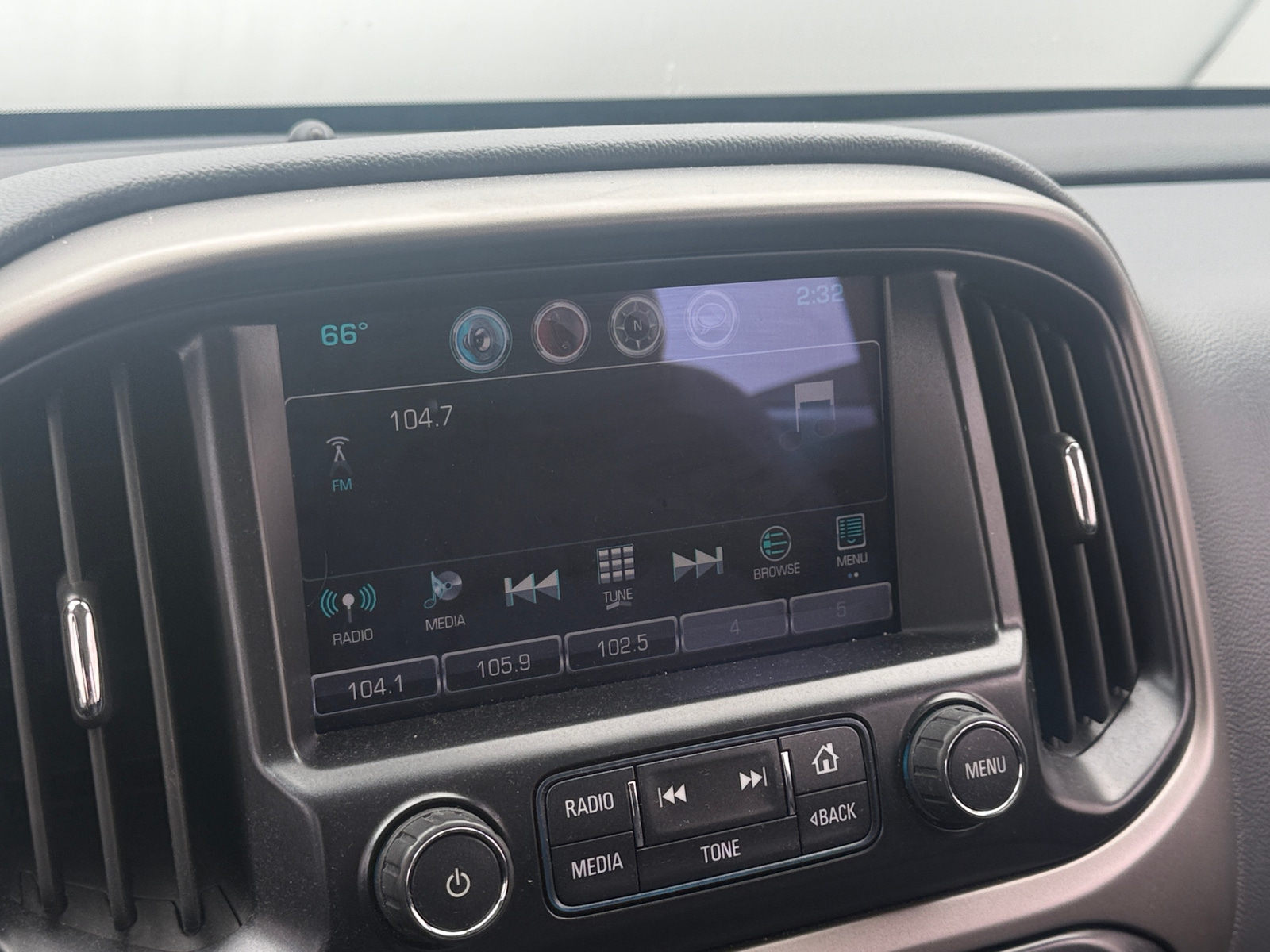 Thumbnail: 2016 Chevrolet Colorado - 3