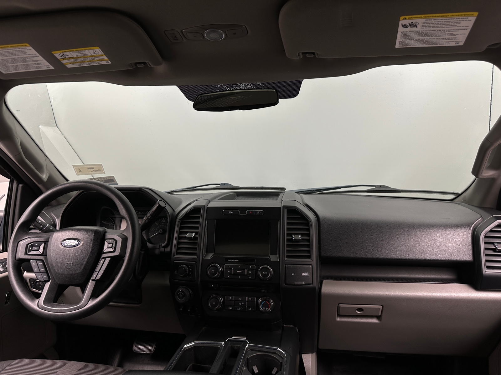 Thumbnail: 2018 Ford Econoline - 3