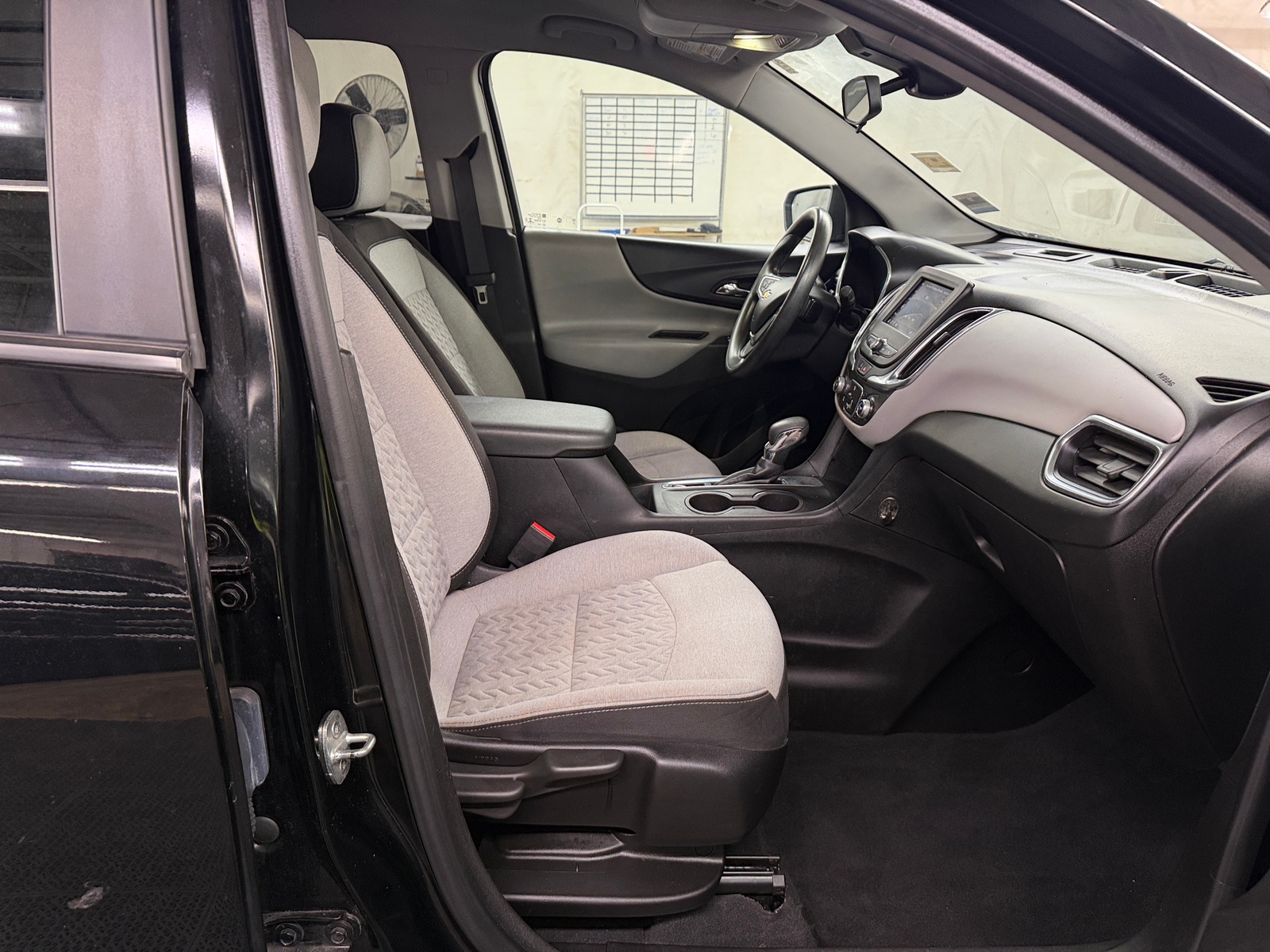 Thumbnail: 2022 Chevrolet Equinox - 2