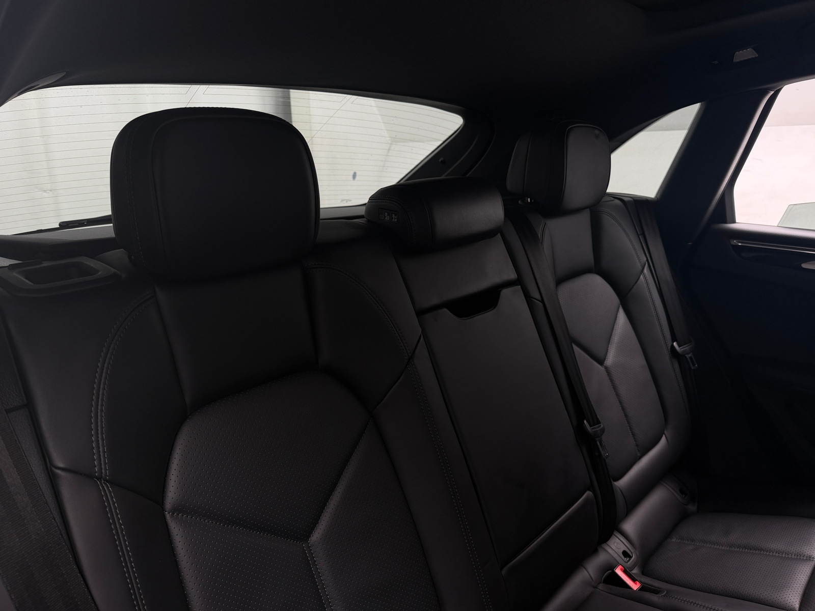 Thumbnail: 2023 Porsche Macan - 6