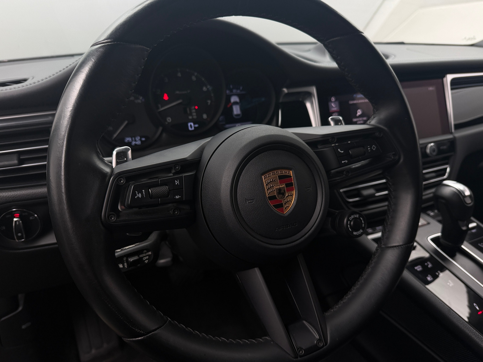 Thumbnail: 2023 Porsche Macan - 5