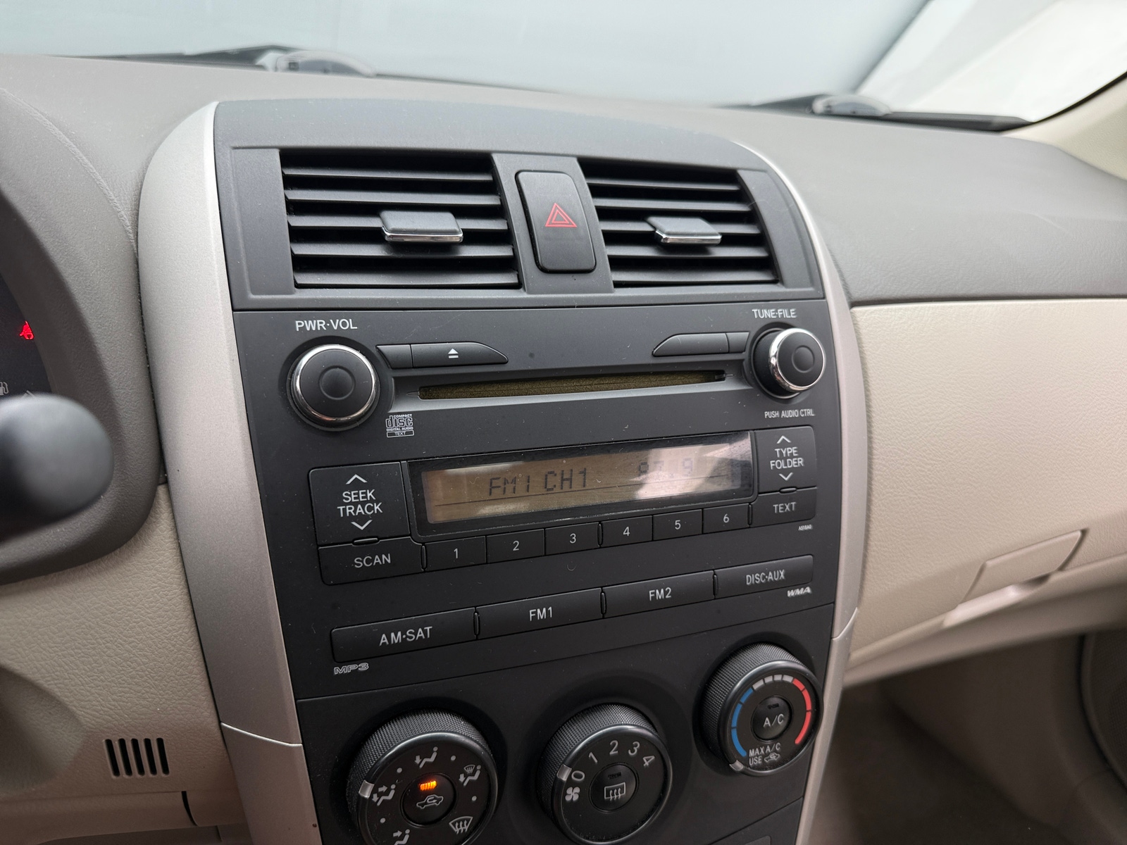 Thumbnail: 2010 Toyota Corolla - 4