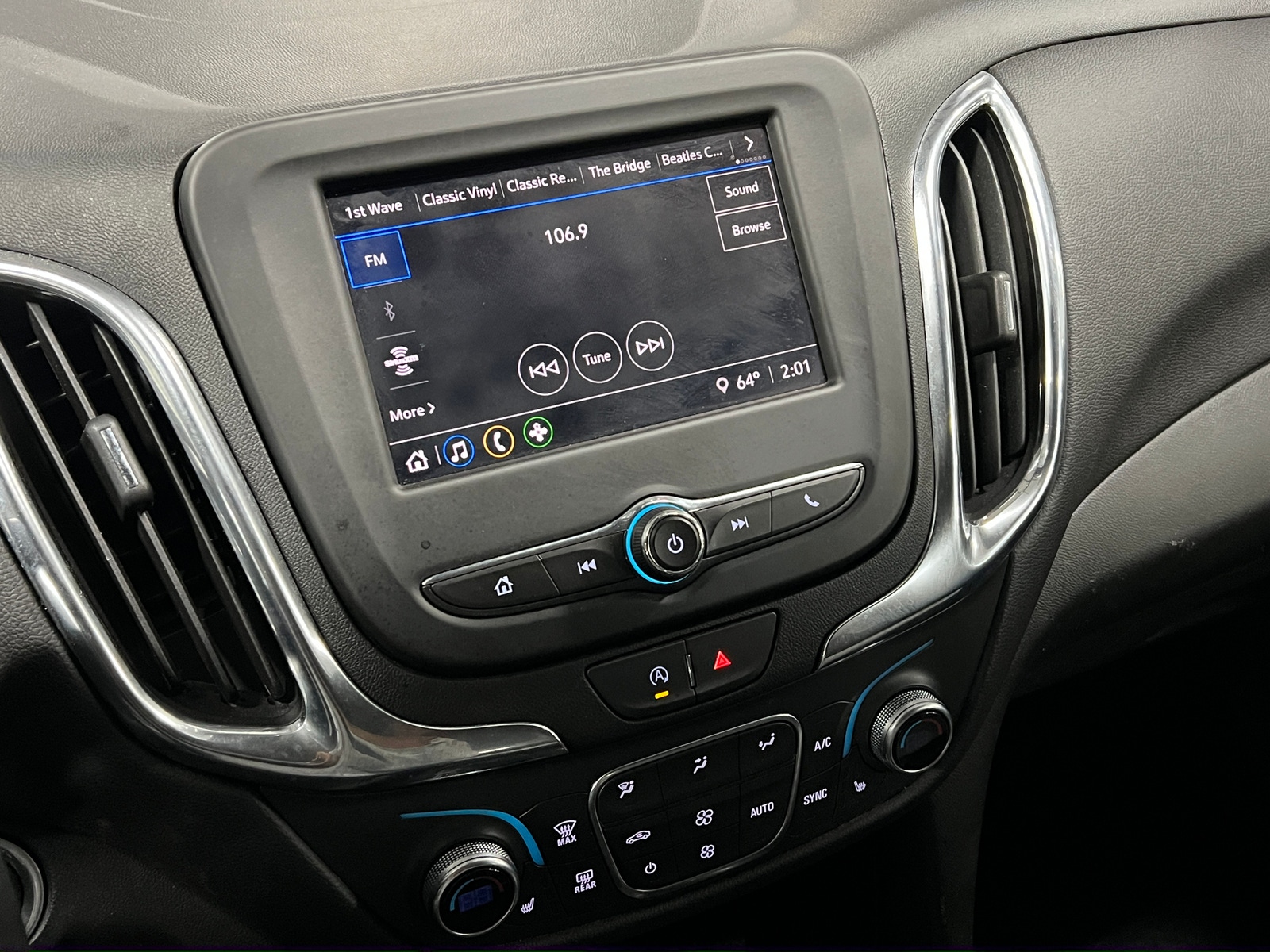 Thumbnail: 2023 Chevrolet Equinox - 4