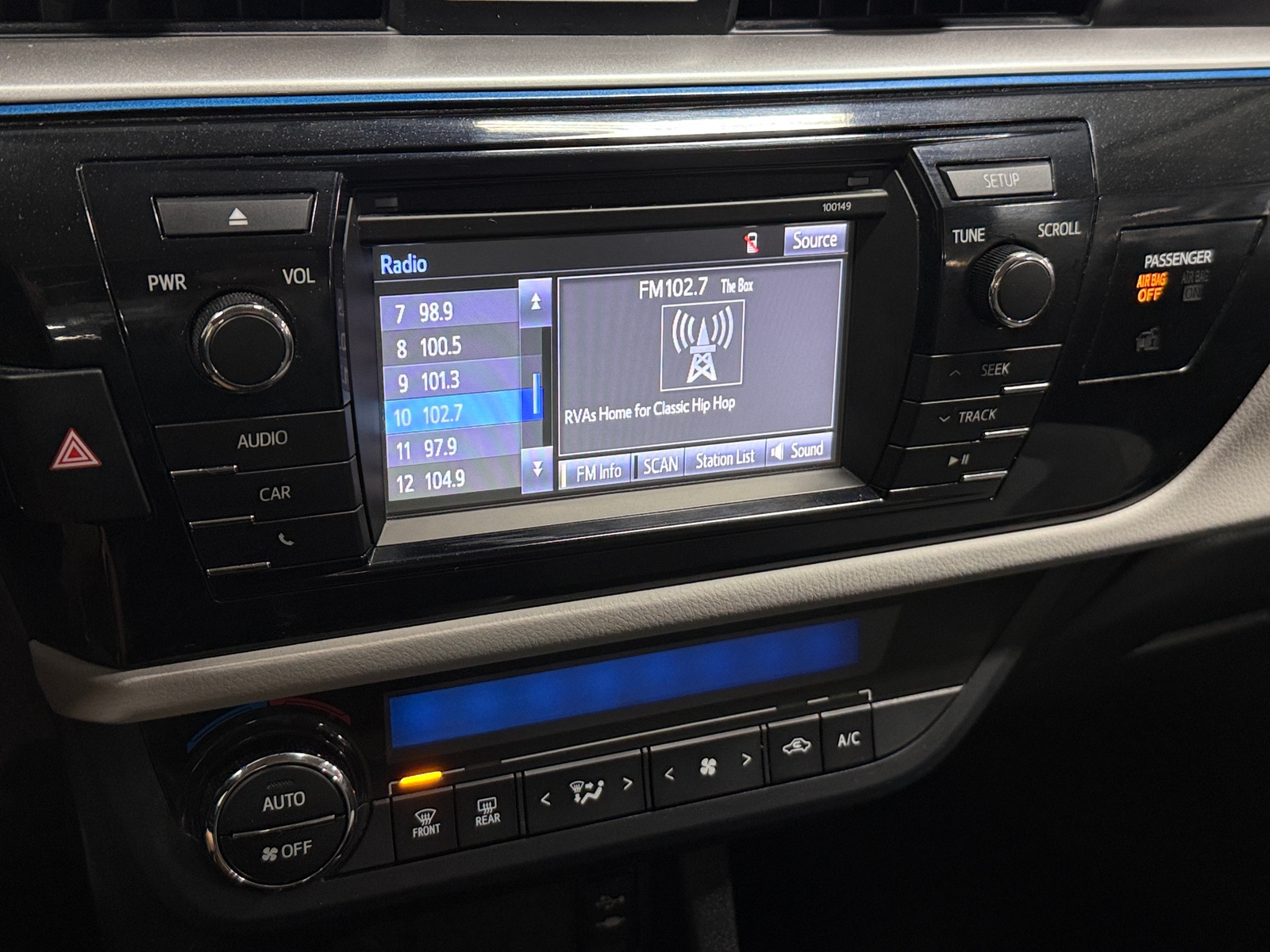 Thumbnail: 2015 Toyota Corolla - 4