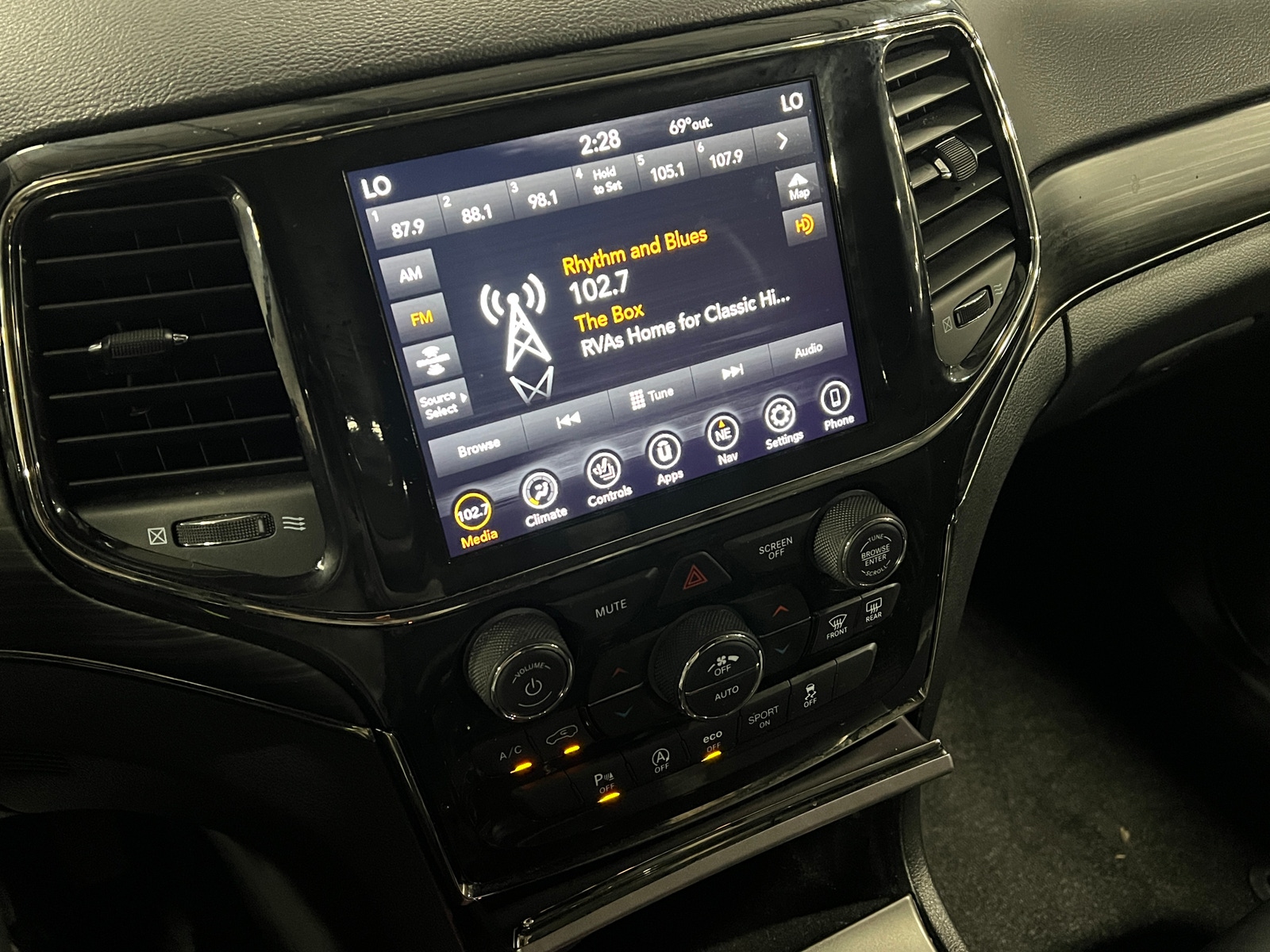 Thumbnail: 2021 Jeep Grand Cherokee - 3