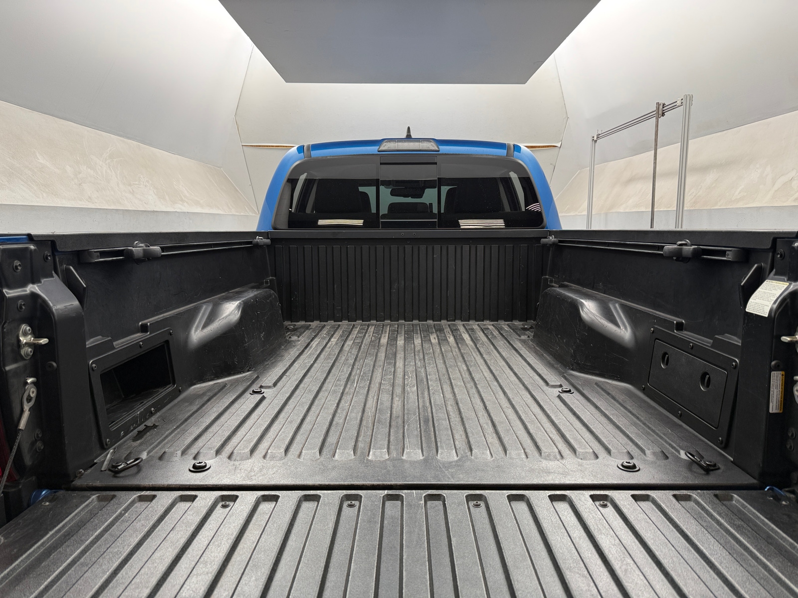 Thumbnail: 2018 Toyota Tacoma - 7