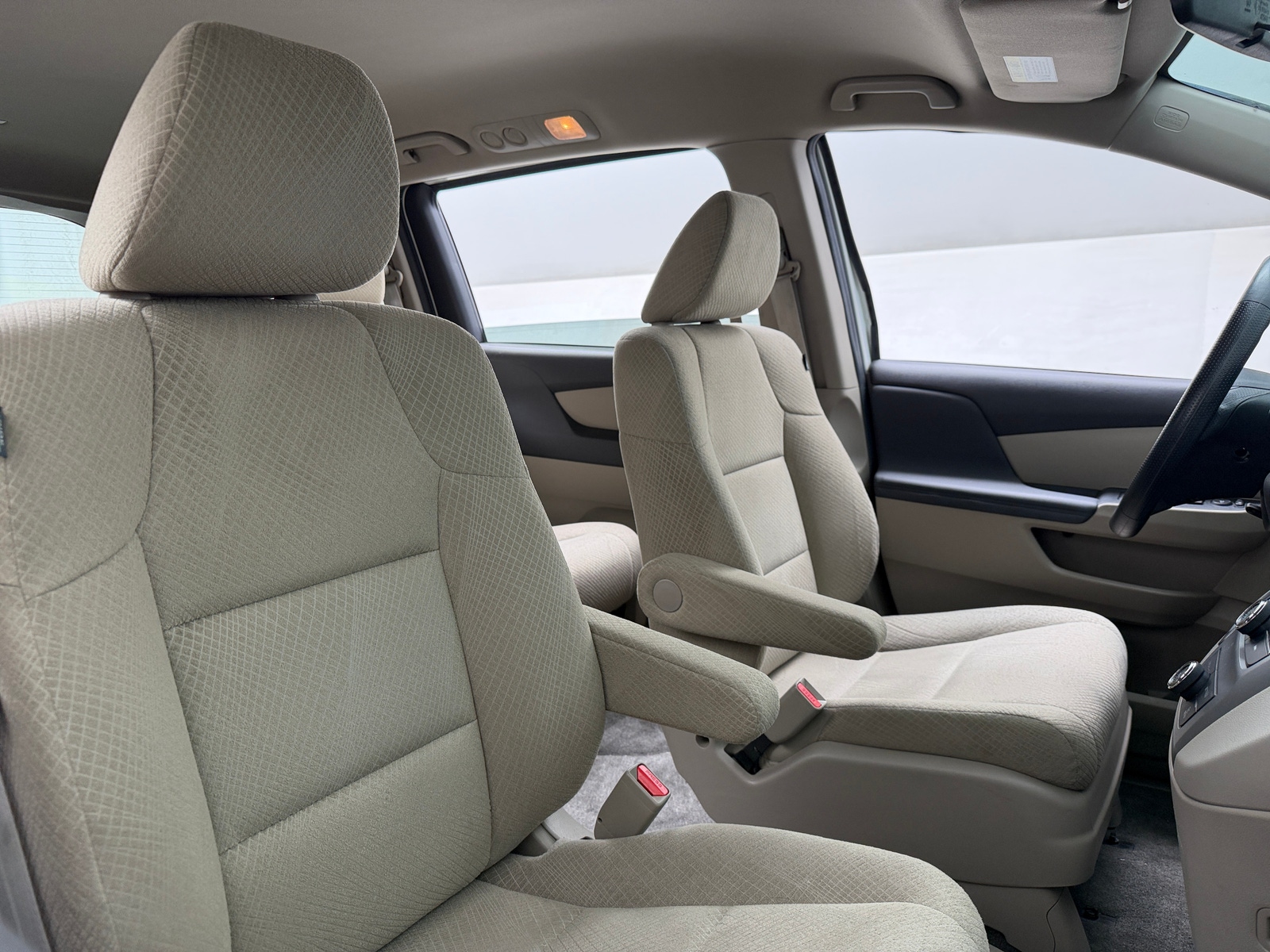 Thumbnail: 2014 Honda Odyssey - 2