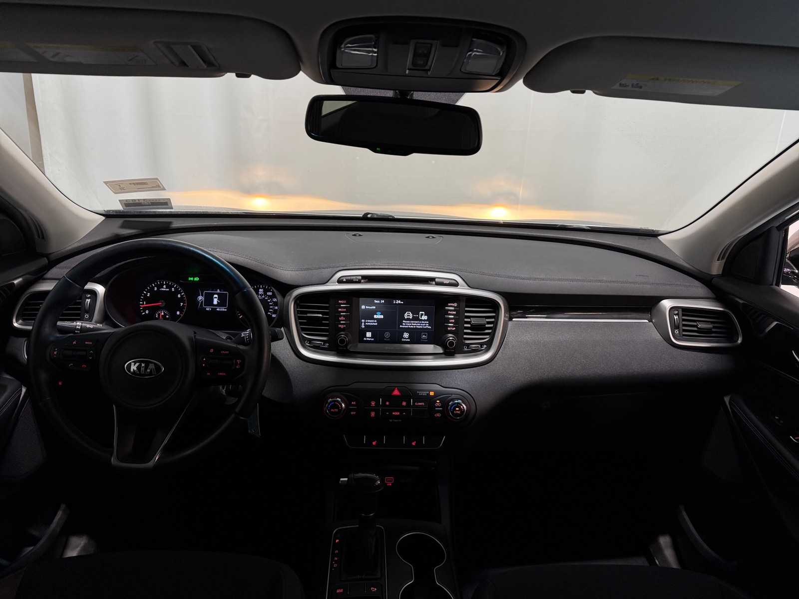 Thumbnail: 2018 Kia Sorento - 3