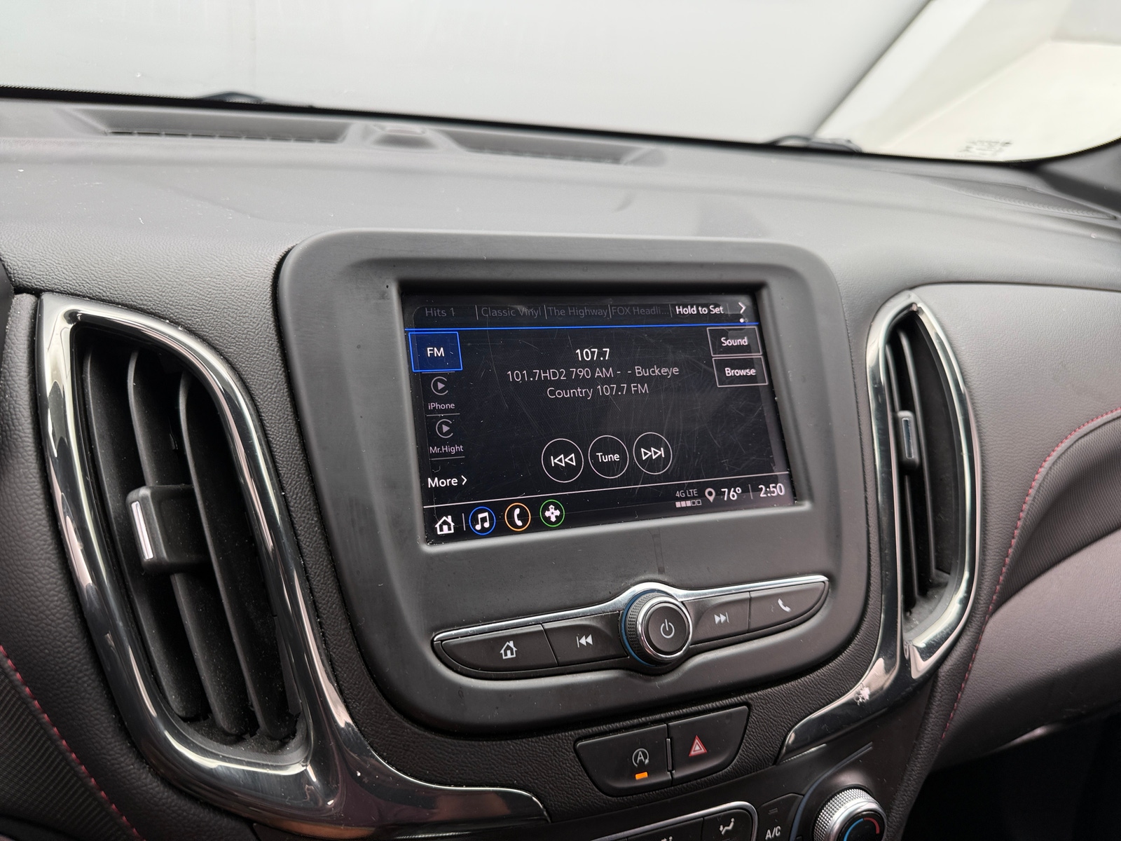Thumbnail: 2022 Chevrolet Equinox - 4