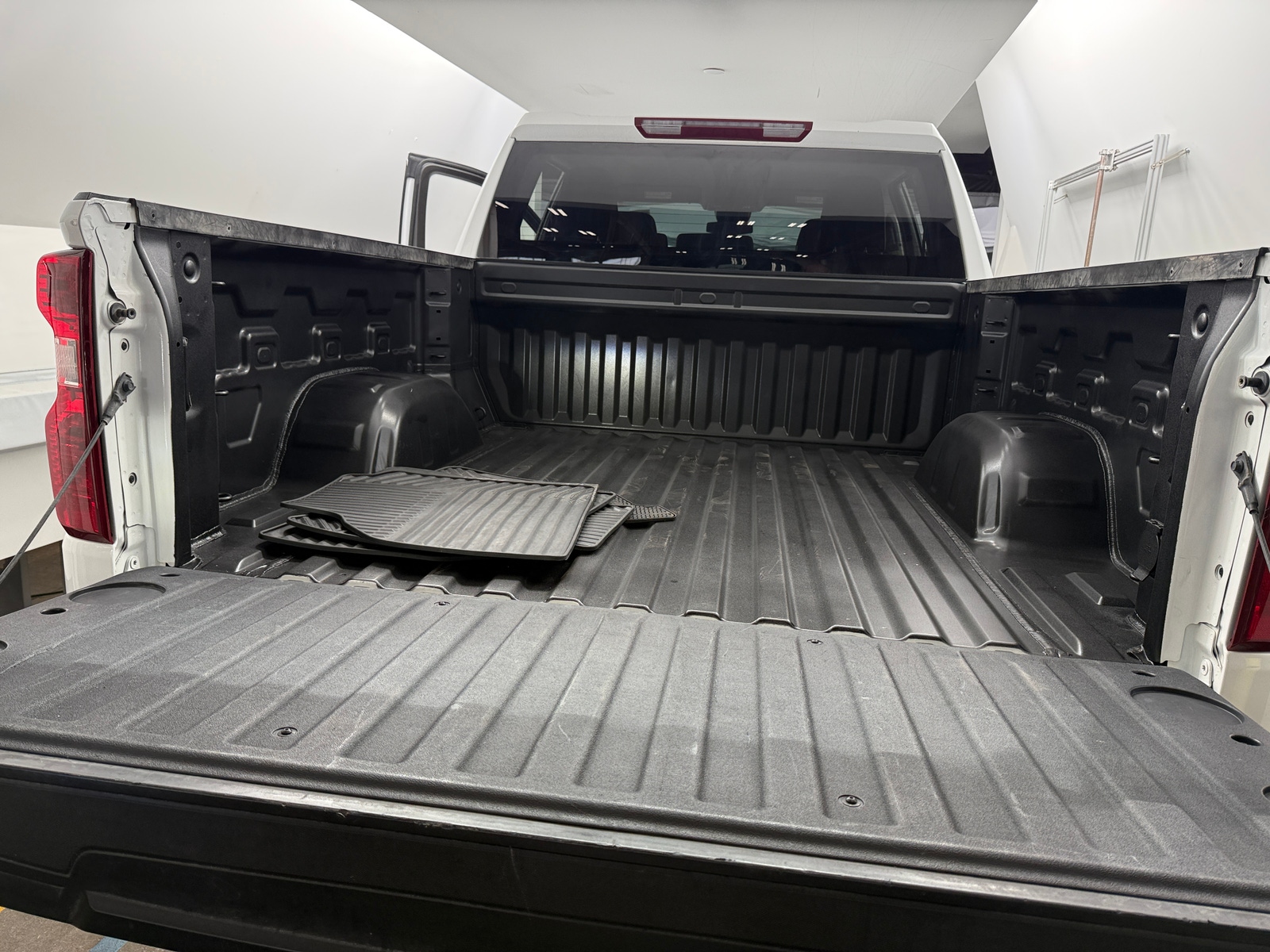 Thumbnail: 2024 Chevrolet Silverado 1500 - 7
