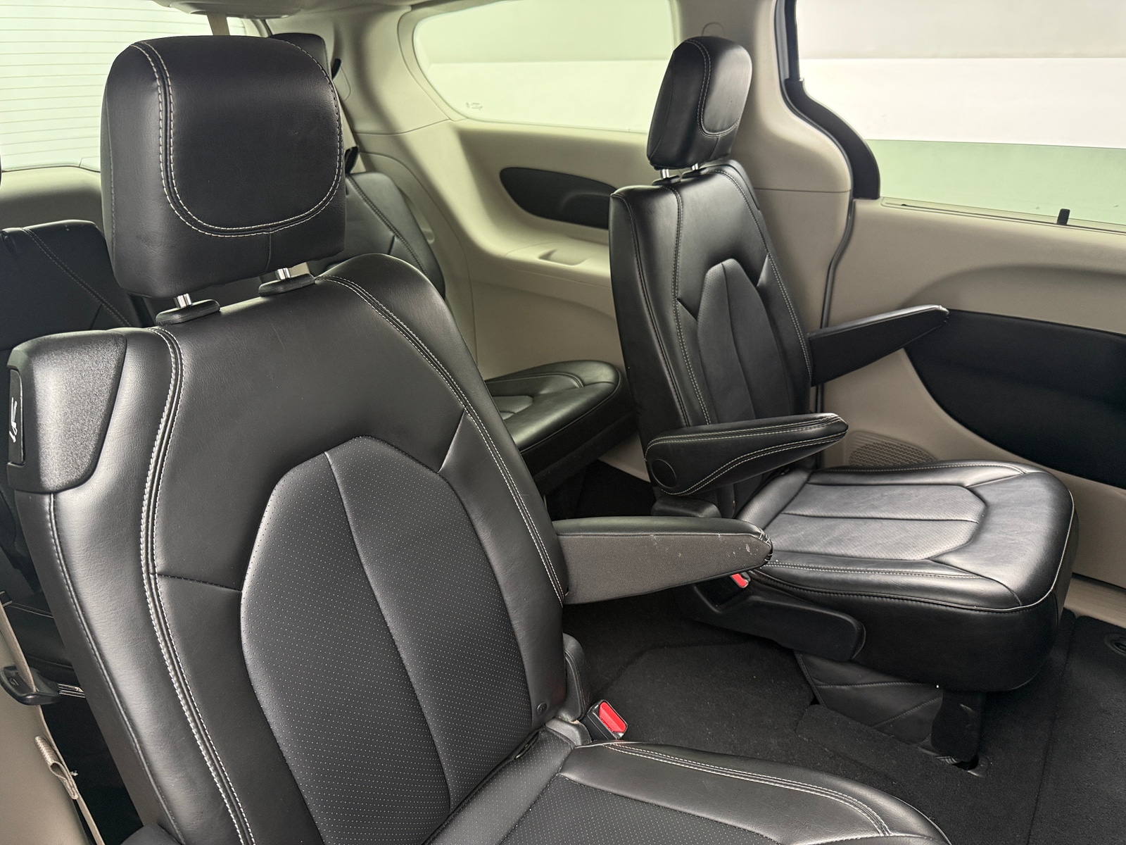 Thumbnail: 2024 Chrysler Pacifica - 5