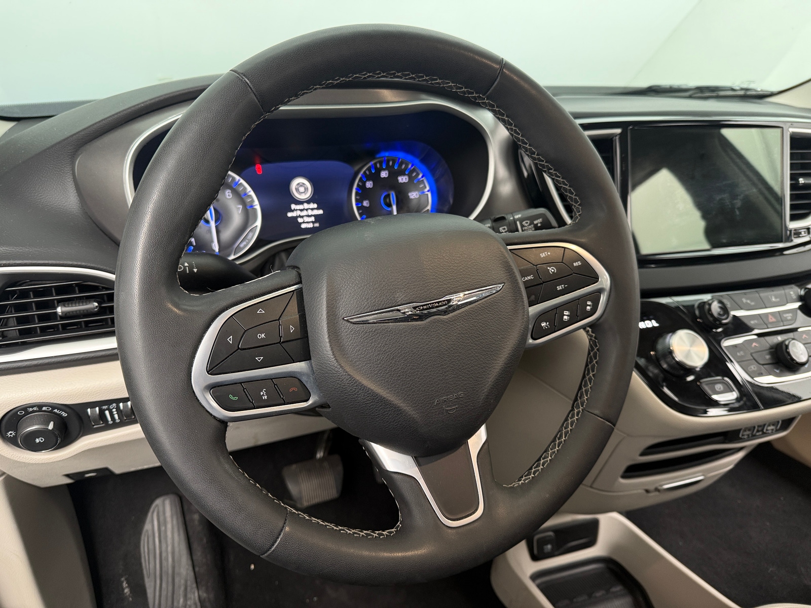 Thumbnail: 2024 Chrysler Pacifica - 4