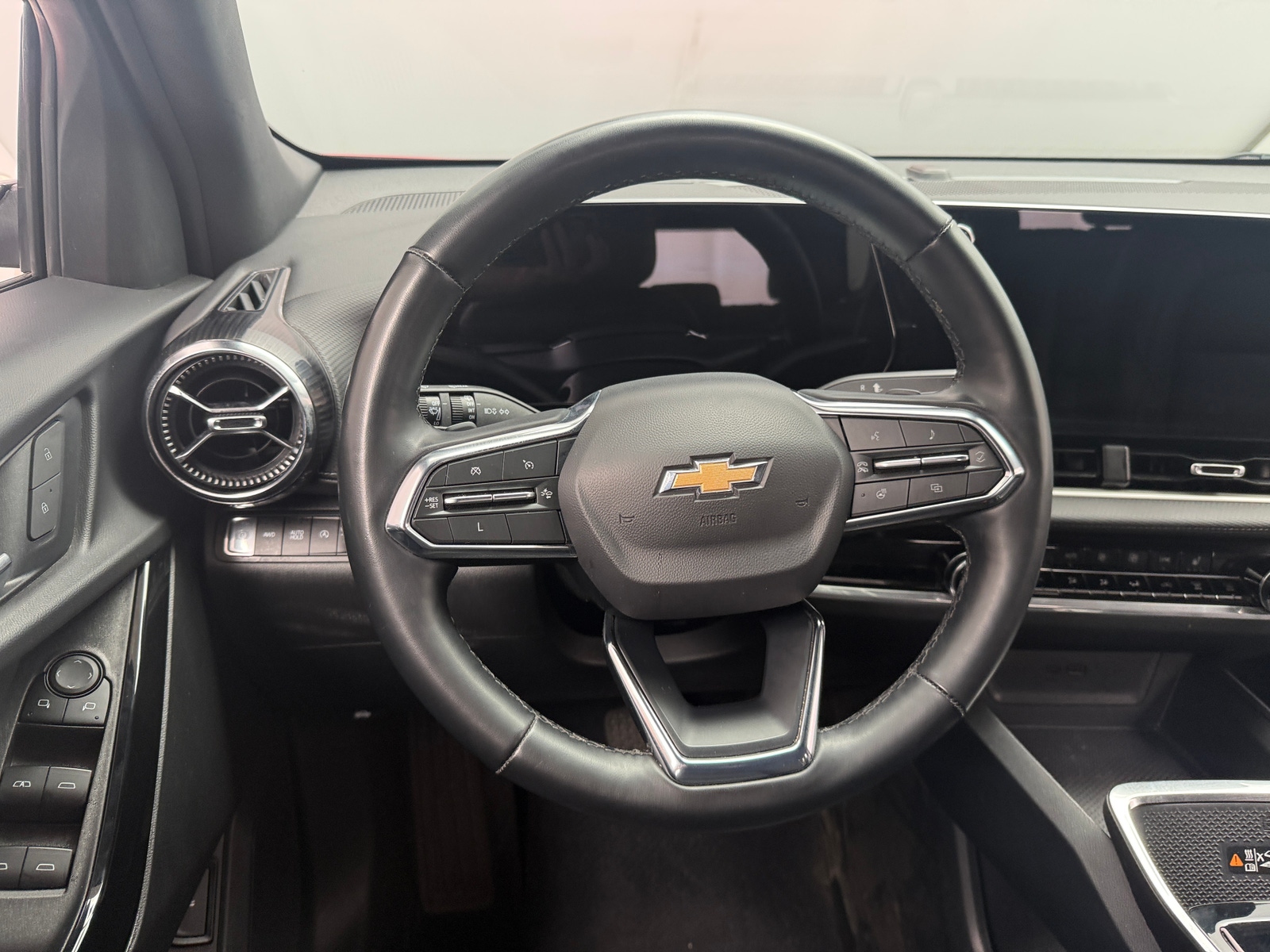 Thumbnail: 2025 Chevrolet Equinox - 4