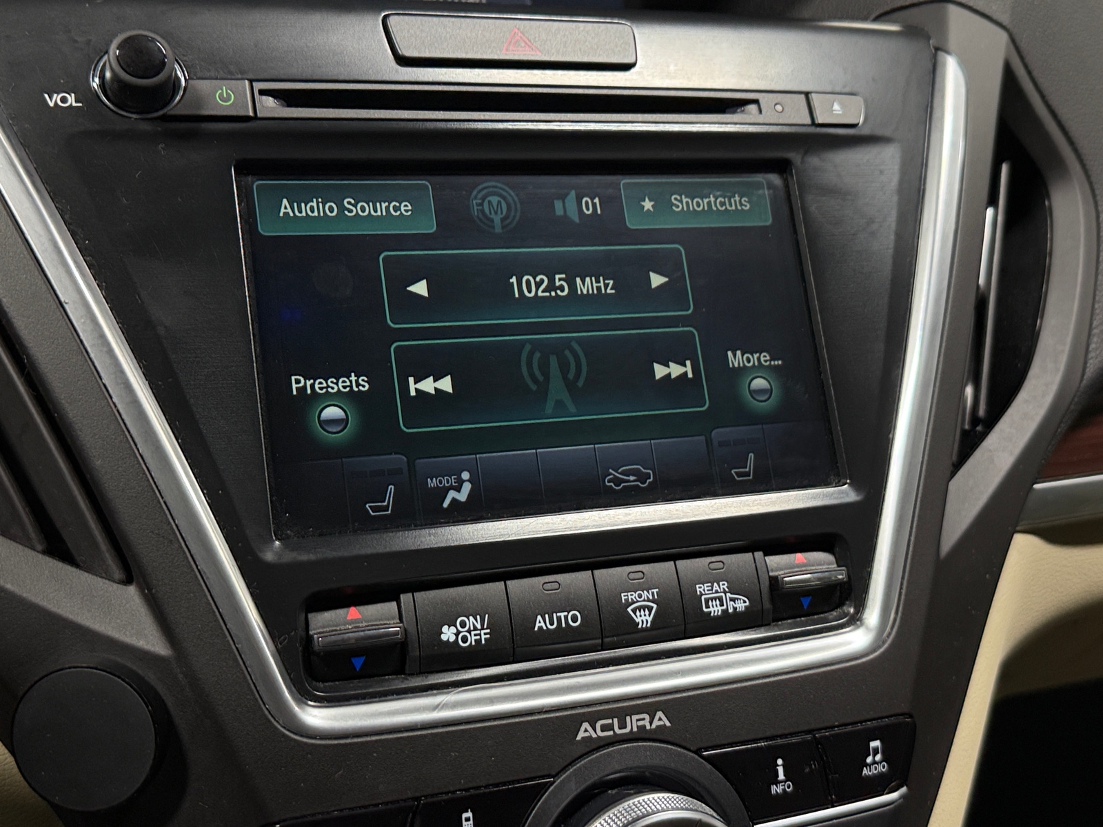 Thumbnail: 2014 Acura MDX - 4