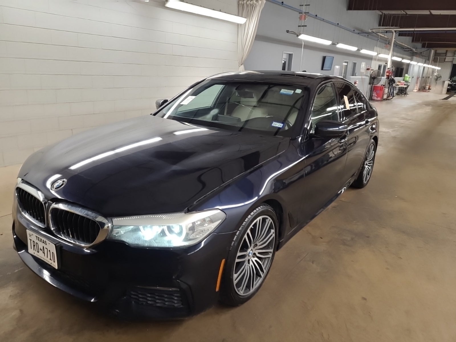 2017 BMW 530i 530i