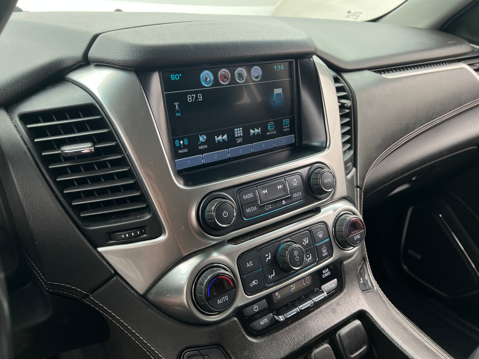 Thumbnail: 2019 Chevrolet Suburban - 3