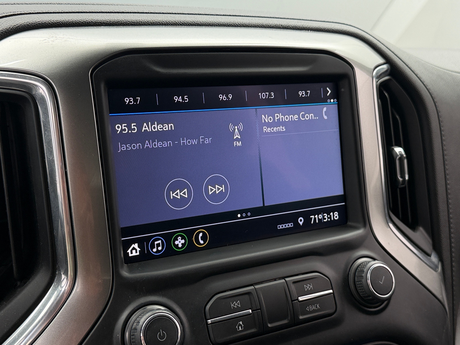 Thumbnail: 2021 Chevrolet Silverado 1500 - 4