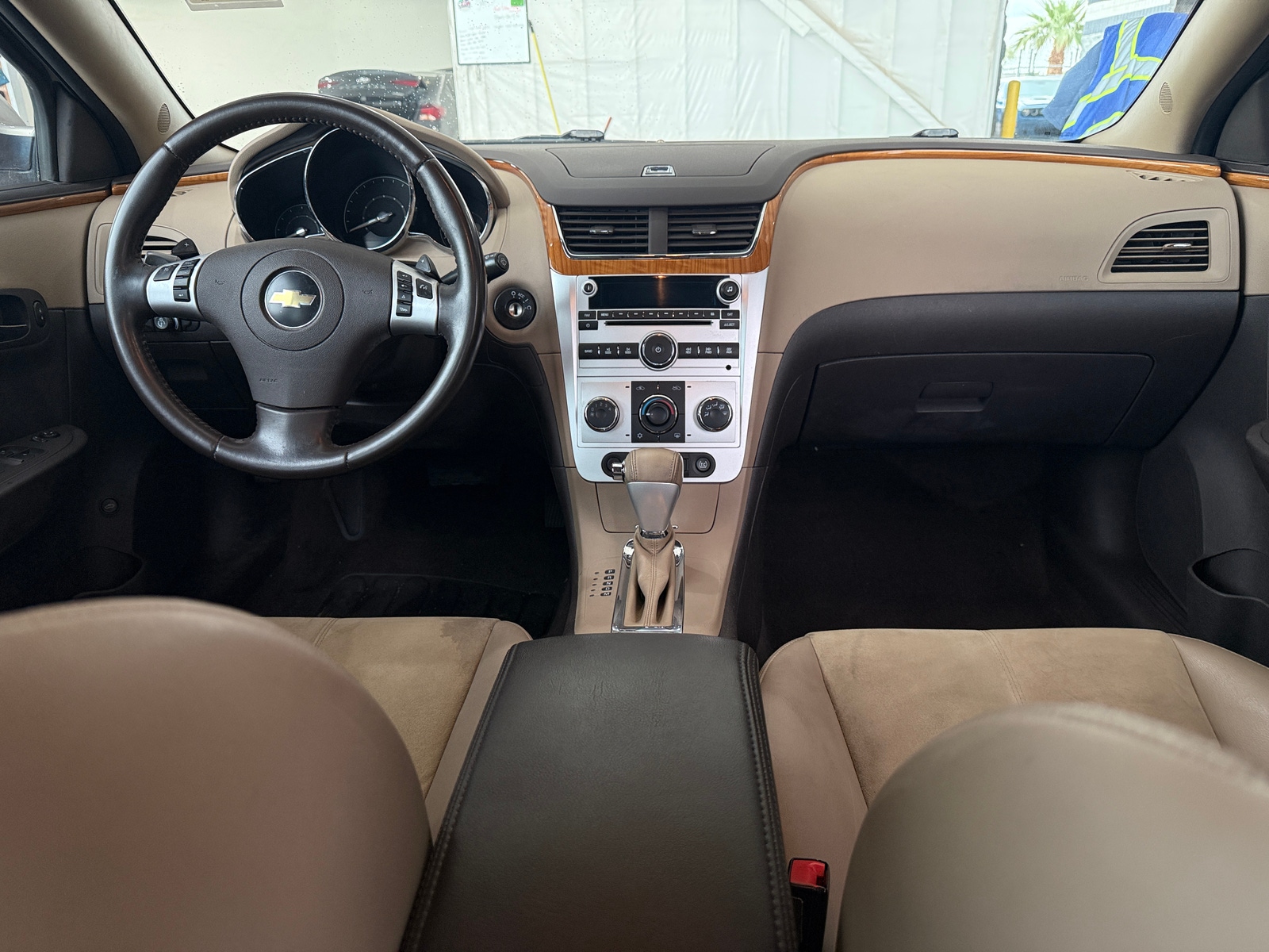 Thumbnail: 2010 Chevrolet Malibu - 2