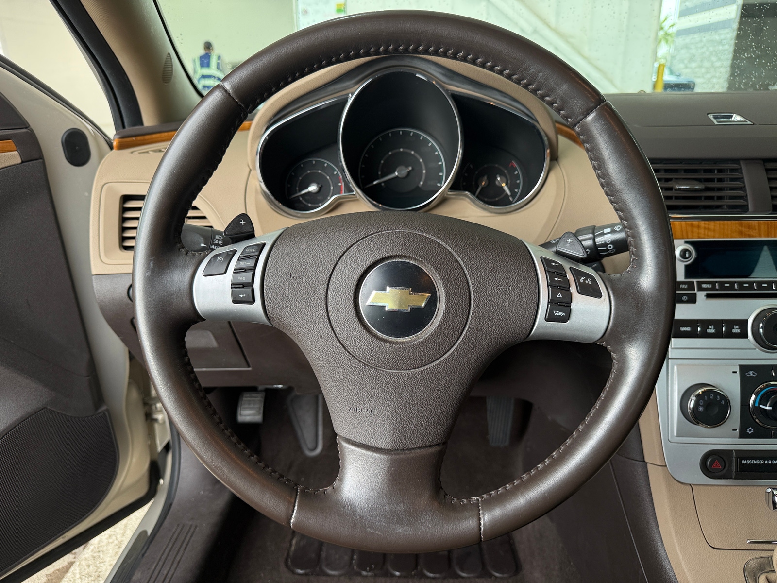 Thumbnail: 2010 Chevrolet Malibu - 4