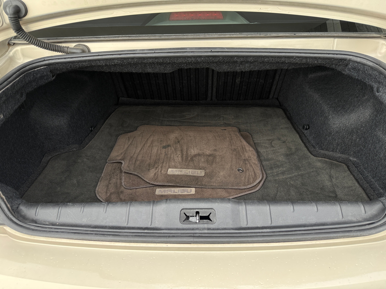 Thumbnail: 2010 Chevrolet Malibu - 6