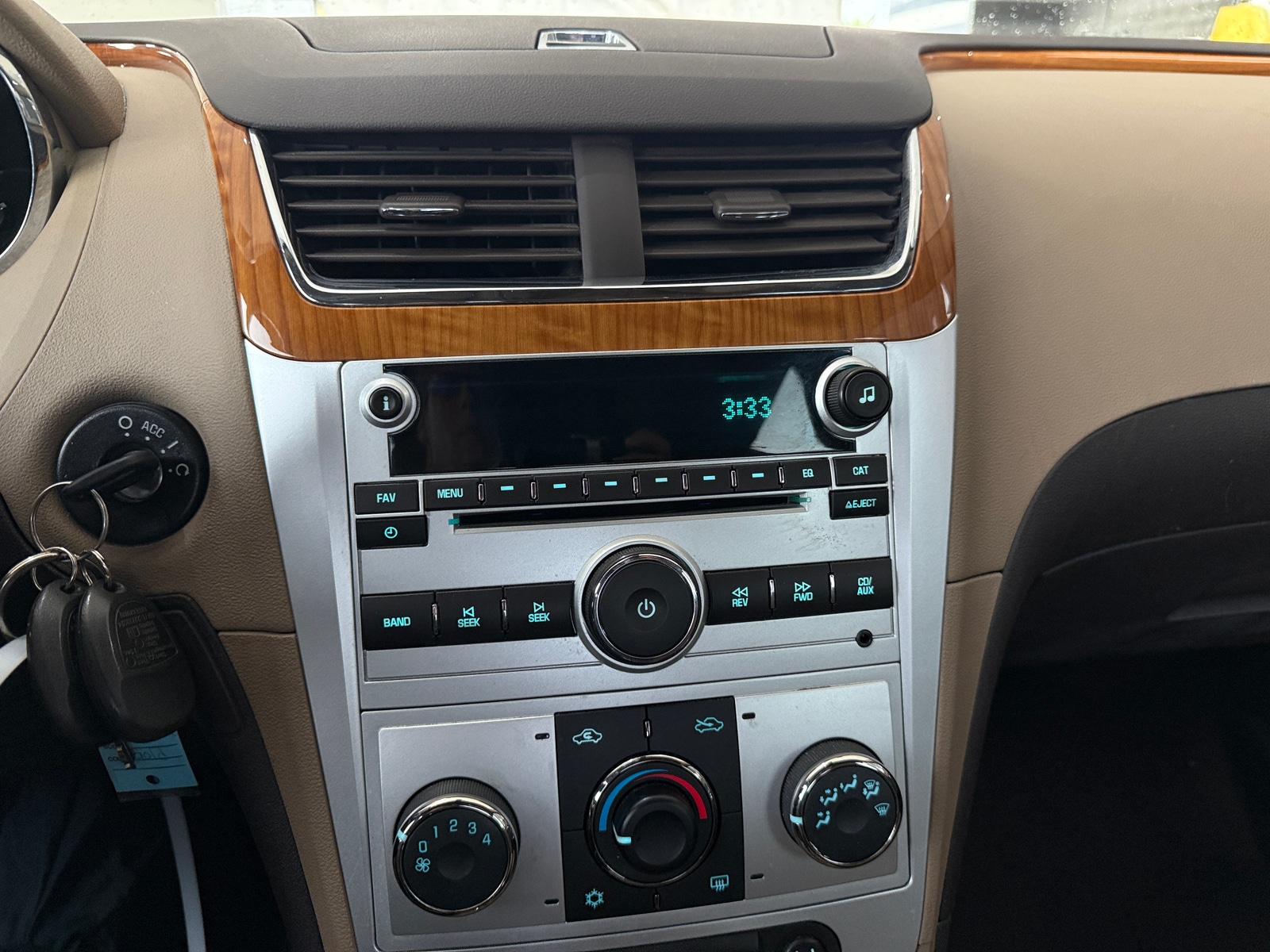 Thumbnail: 2010 Chevrolet Malibu - 3