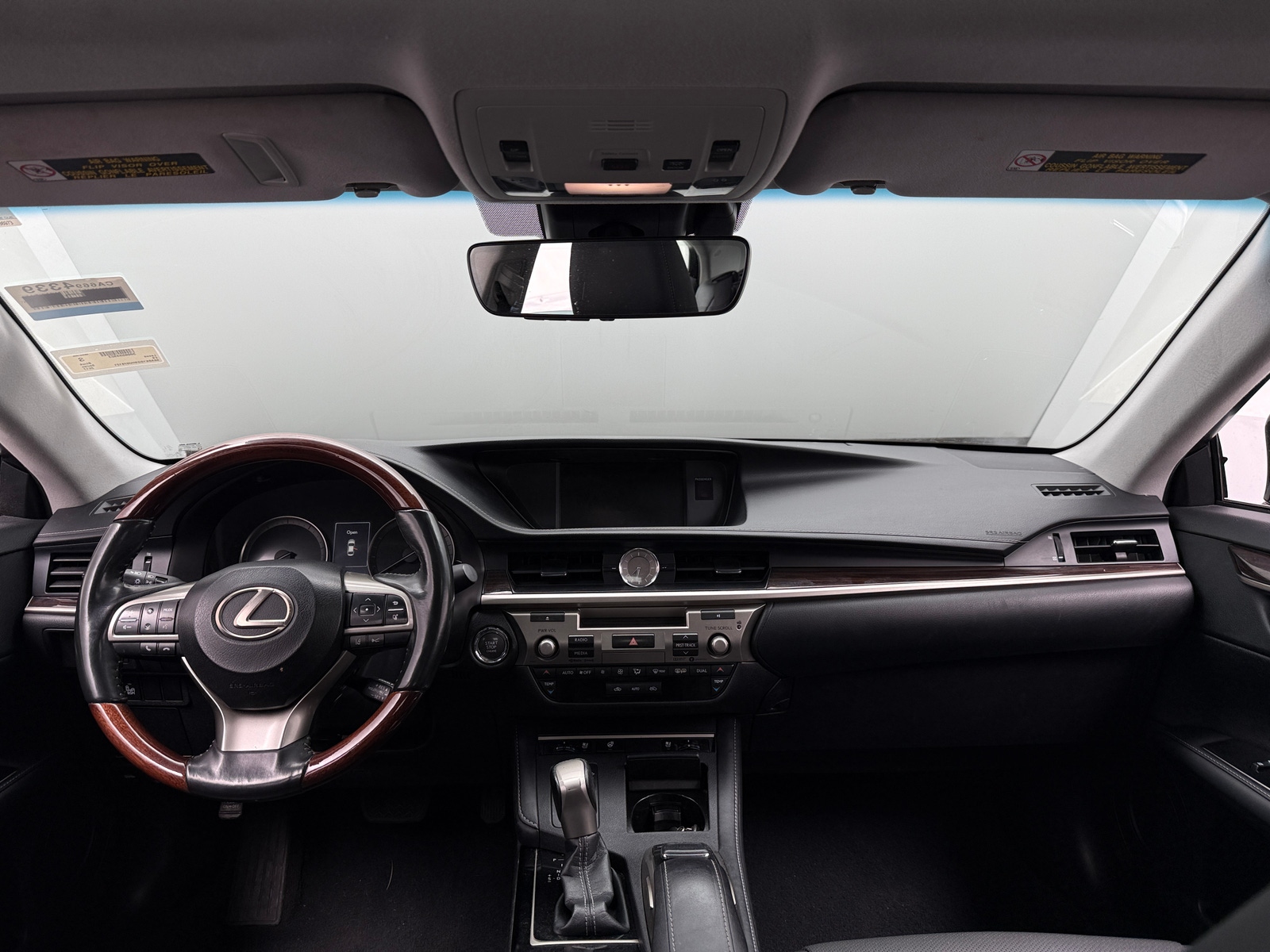 Thumbnail: 2017 Lexus ES - 3